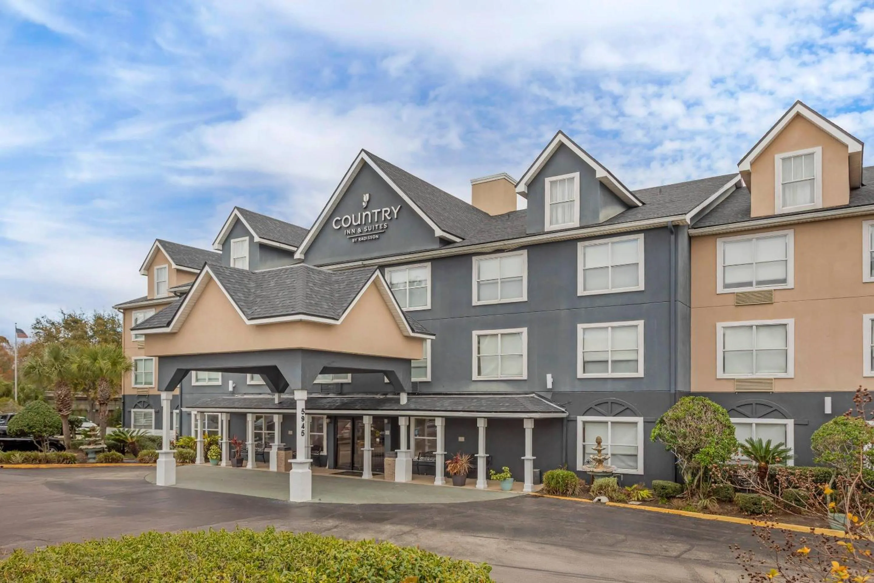 Property building in Country Inn & Suites by Radisson, Jacksonville - Orange Park