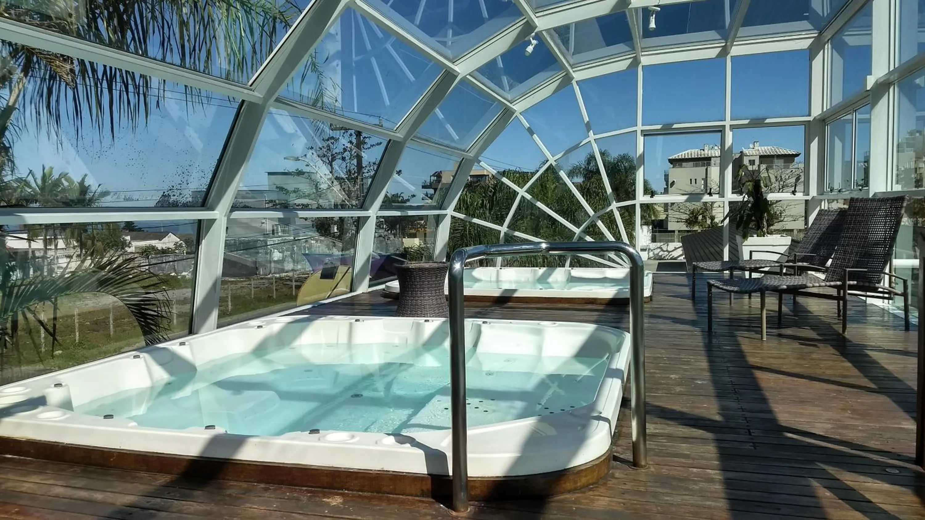 Swimming pool in Hotel Santa Paula