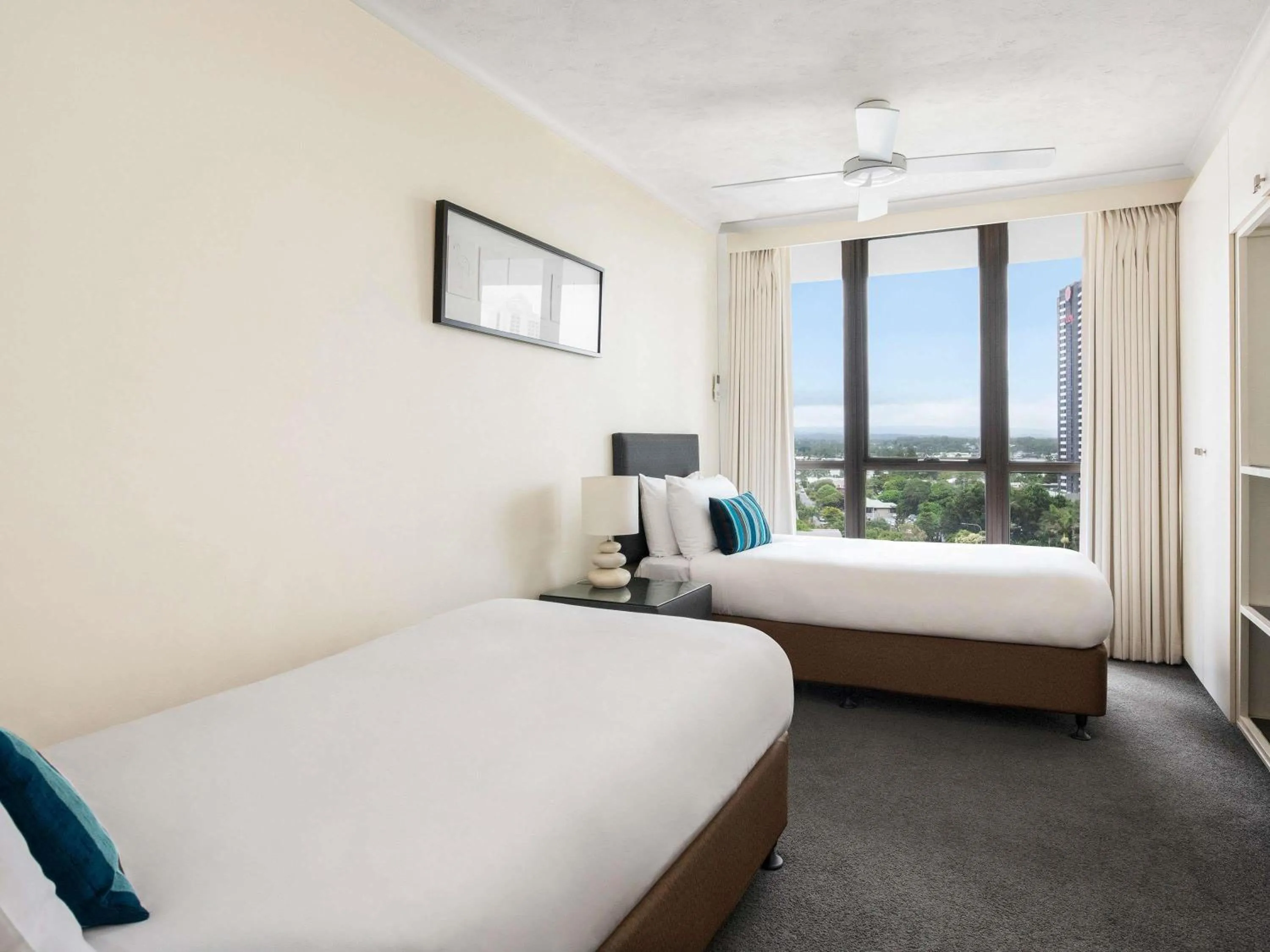 Property building, Bed in BreakFree Beachpoint