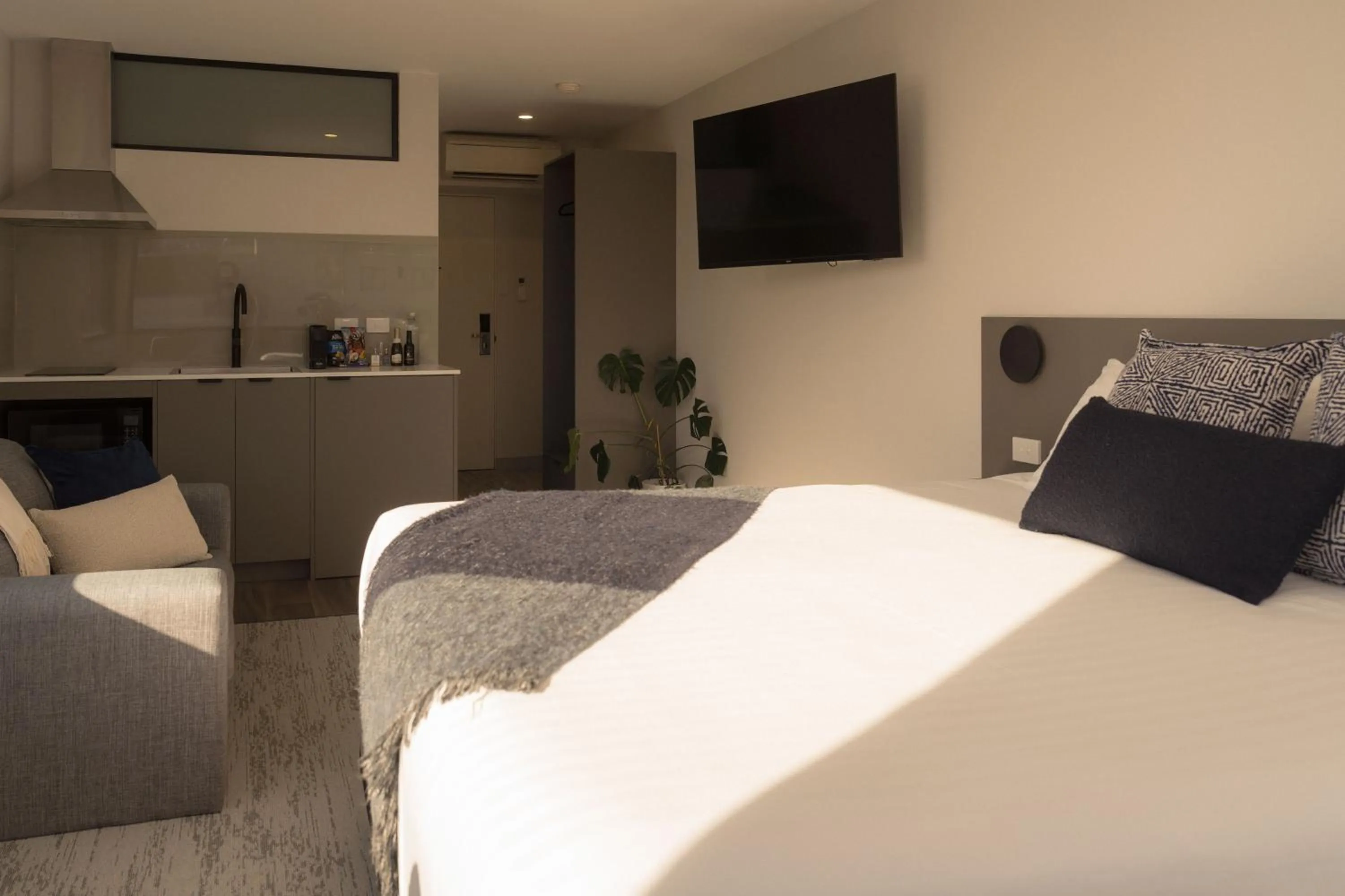 Bed in 429 Apartments & Suites