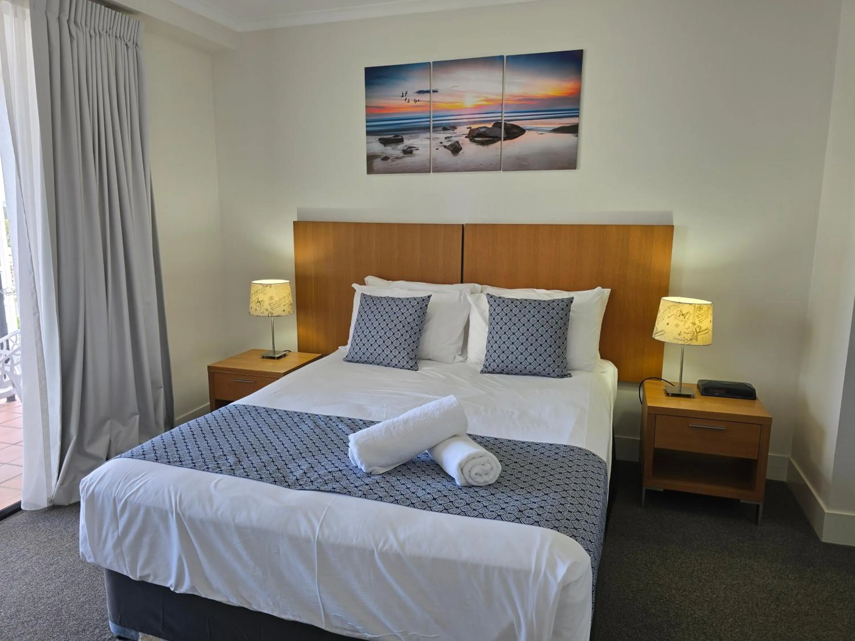 Bedroom, Bed in Neptune Resort