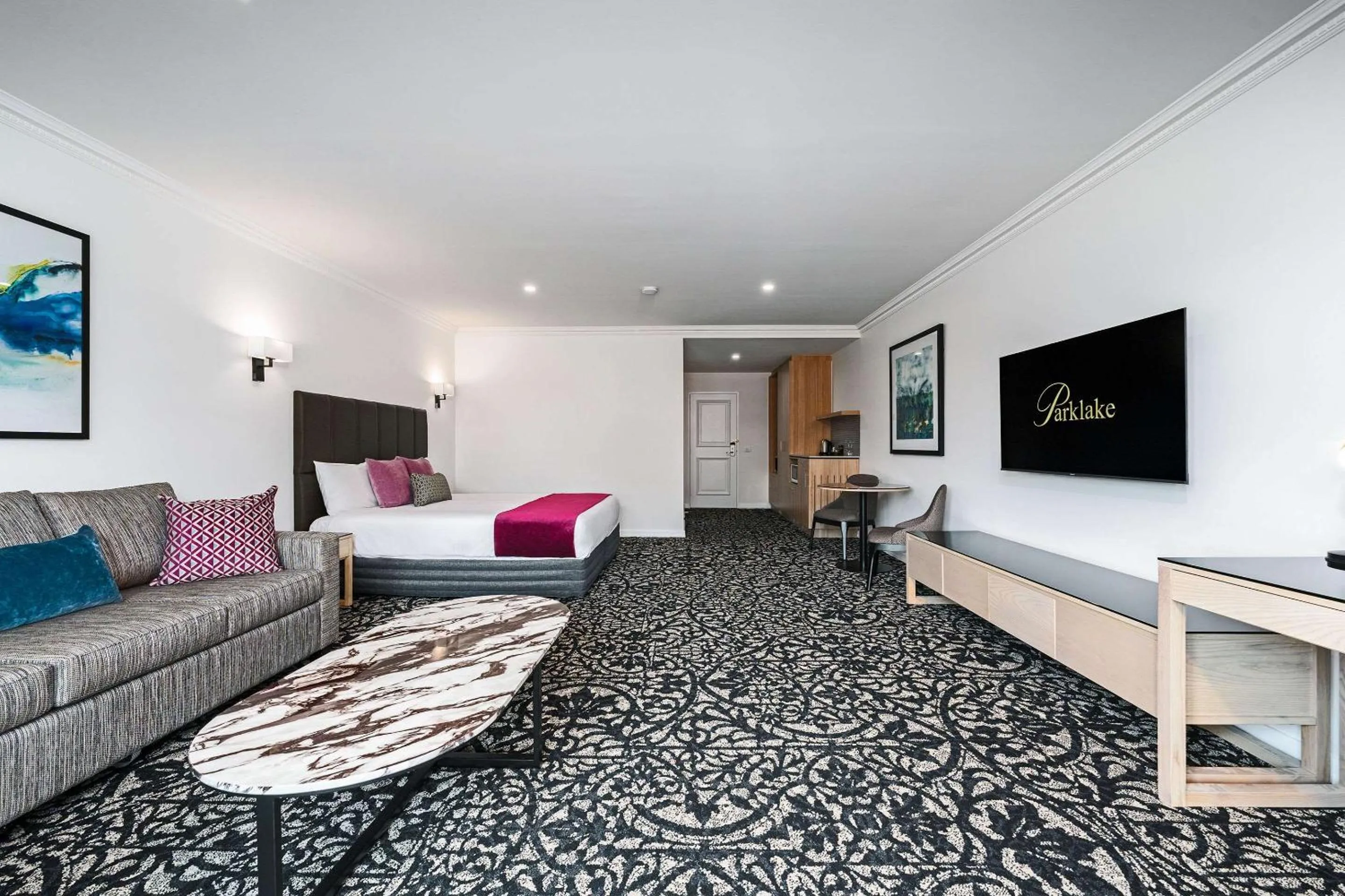 Bedroom, Bed in Quality Hotel Parklake Shepparton