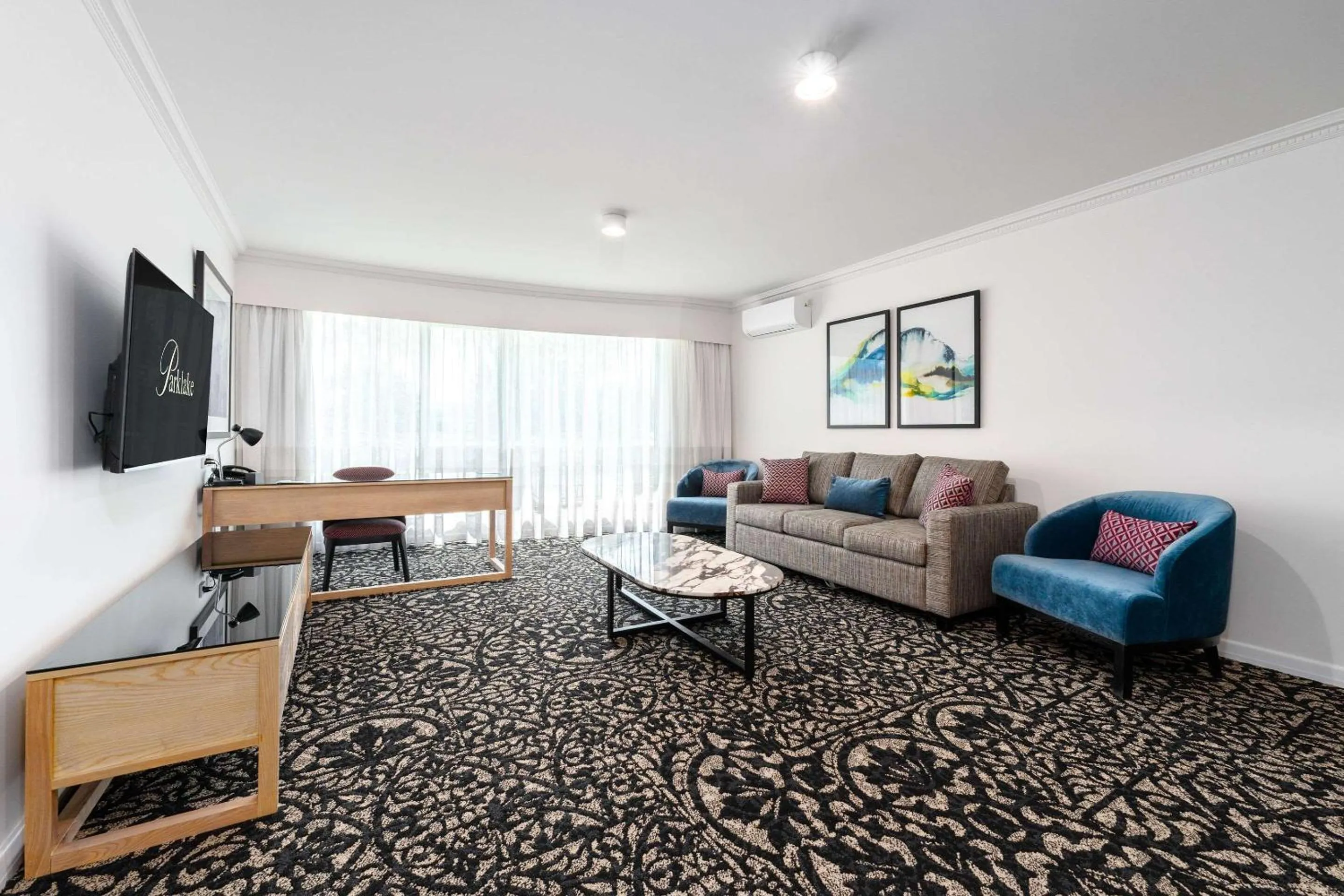 Living room in Quality Hotel Parklake Shepparton