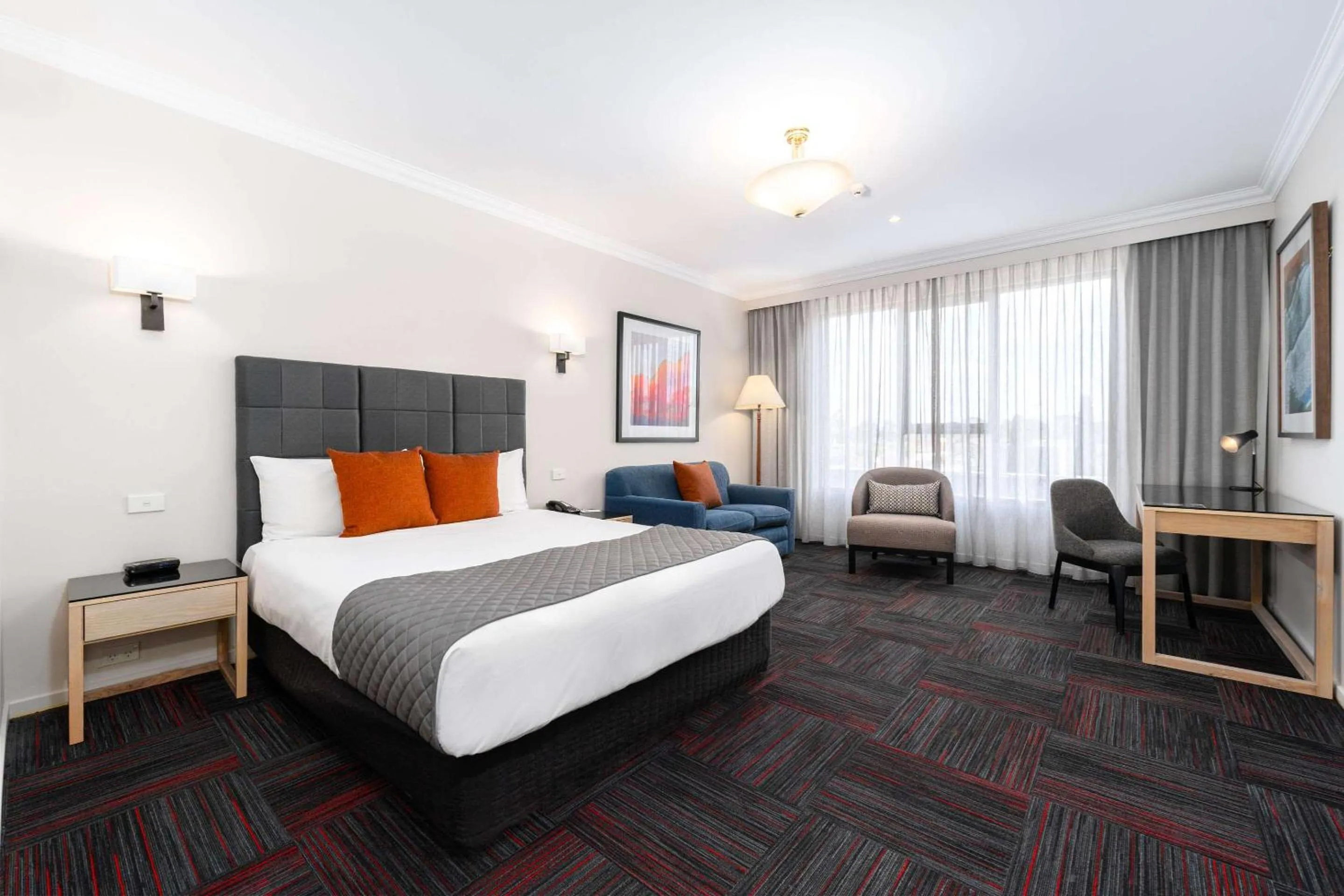 Bedroom, Bed in Quality Hotel Parklake Shepparton