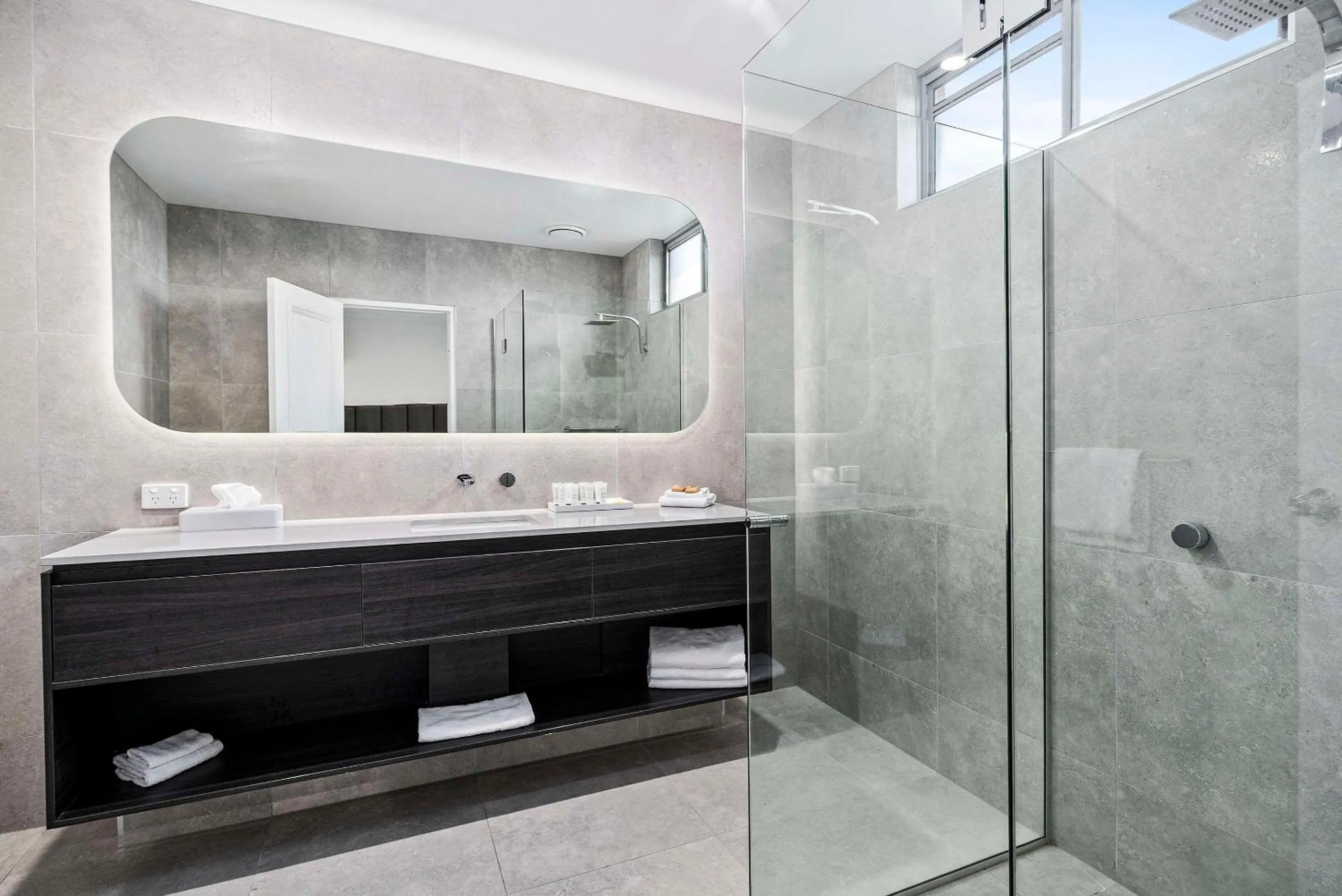 Bedroom in Quality Hotel Parklake Shepparton