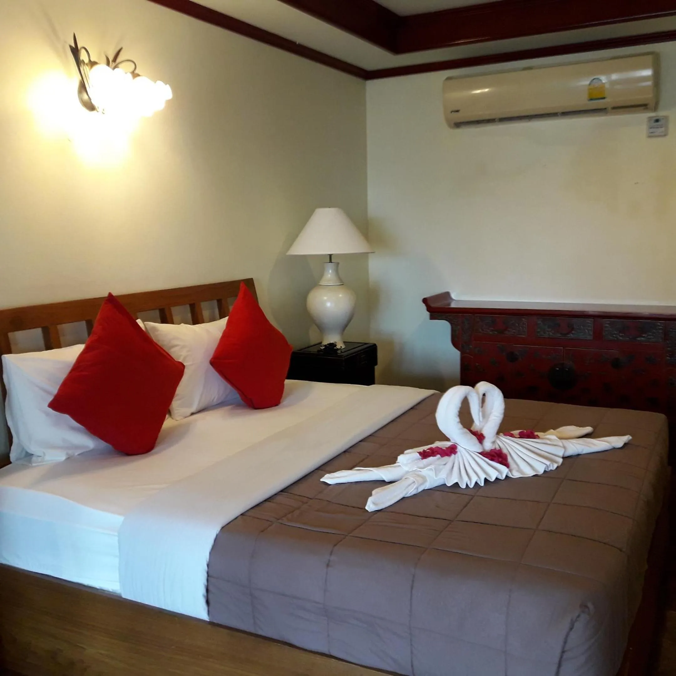 Bed in Prince Edouard Apartments & Resort Patong Beach Phuket