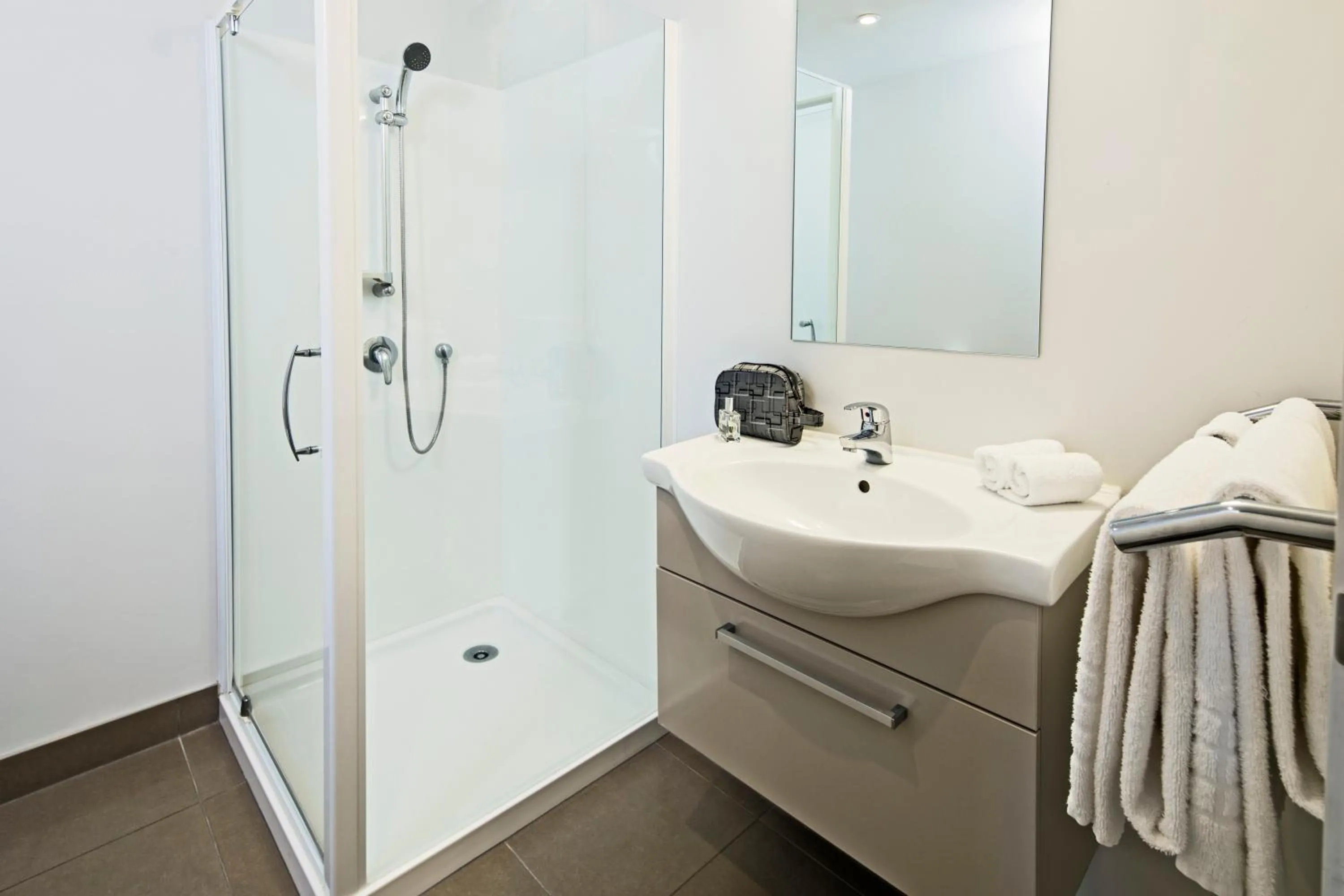 Bathroom in Quest Albany Serviced Apartments