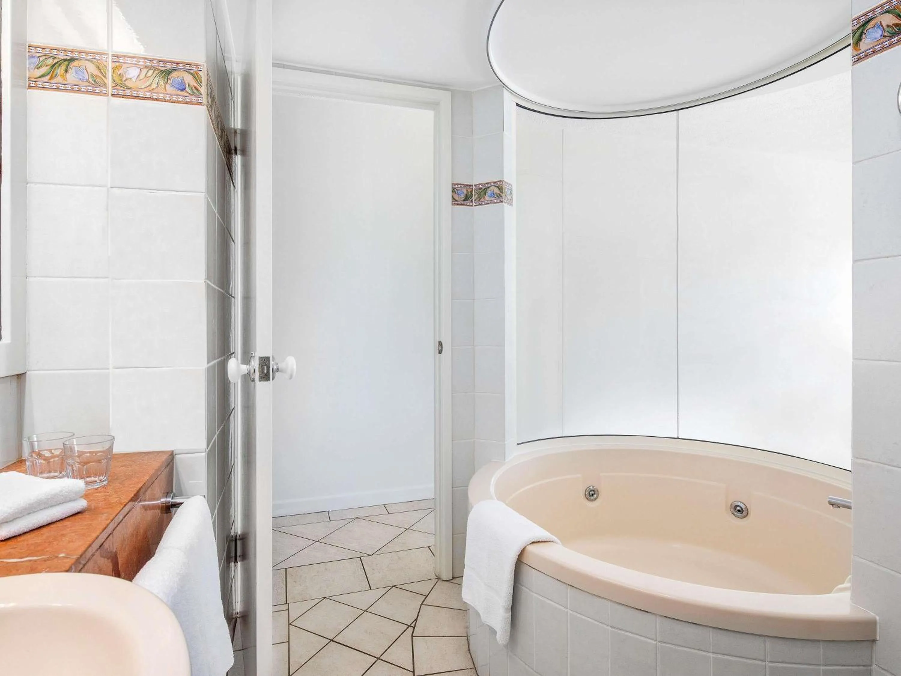 Bedroom in BreakFree Royal Harbour