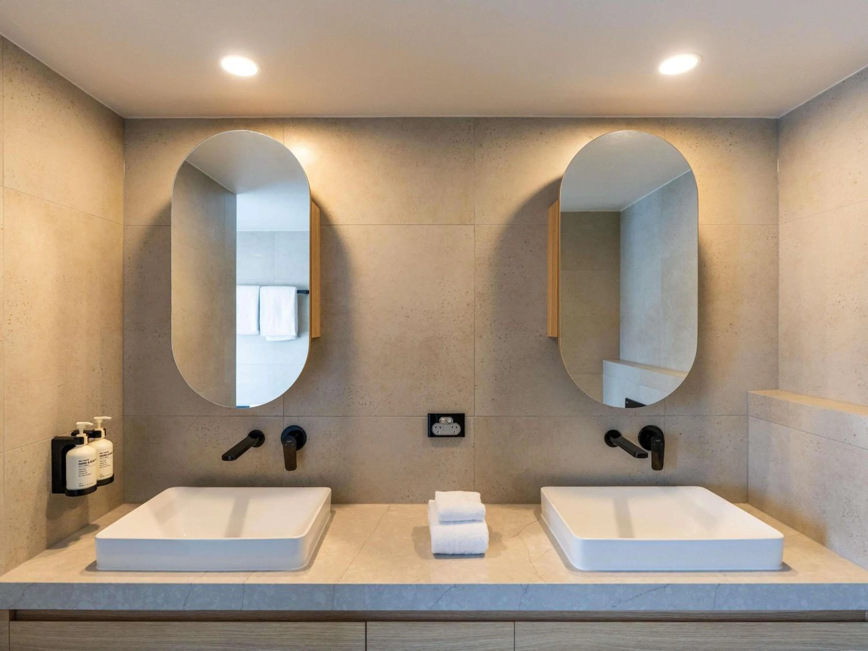 Bedroom in BreakFree Royal Harbour