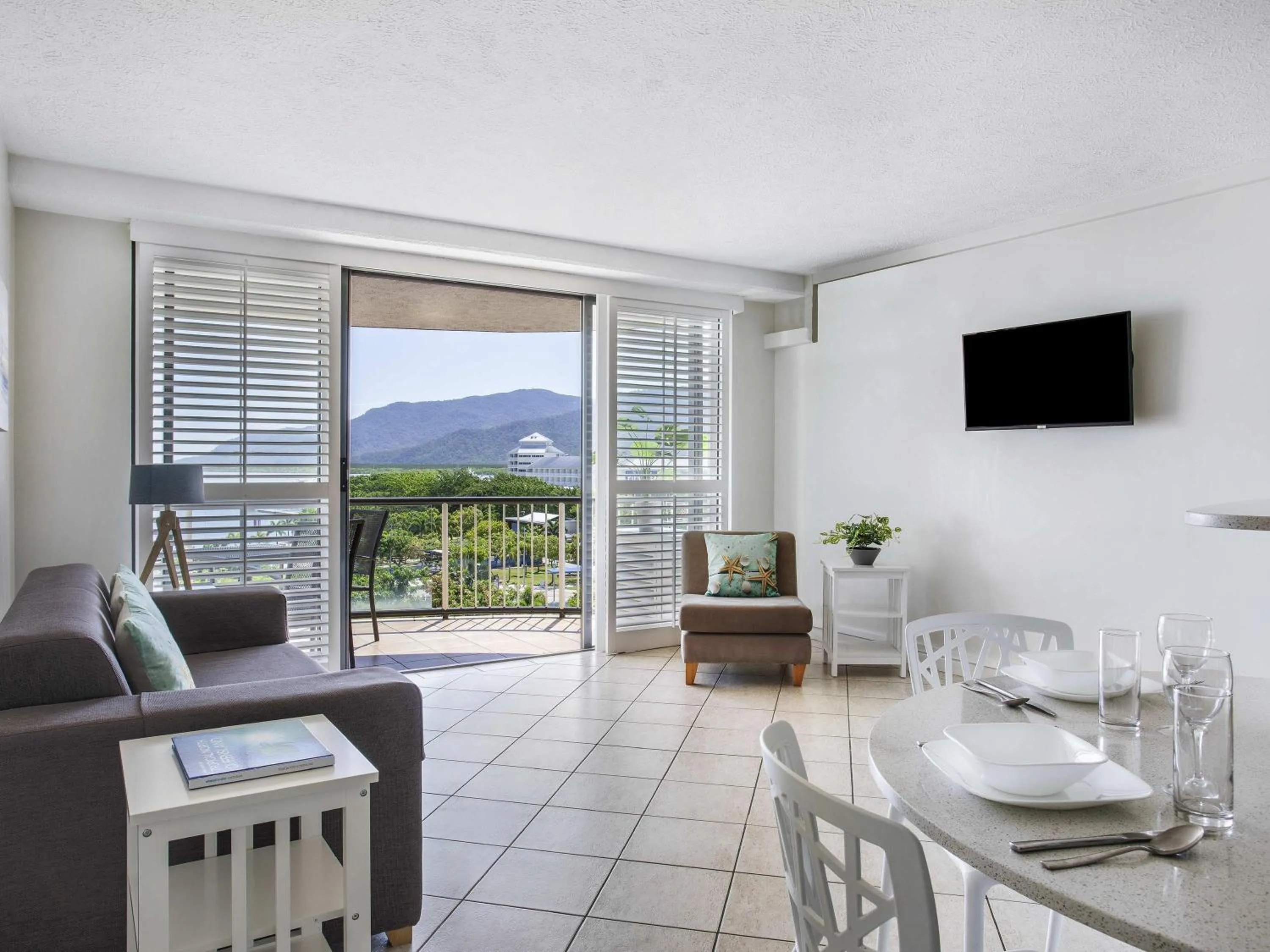 Bedroom in BreakFree Royal Harbour