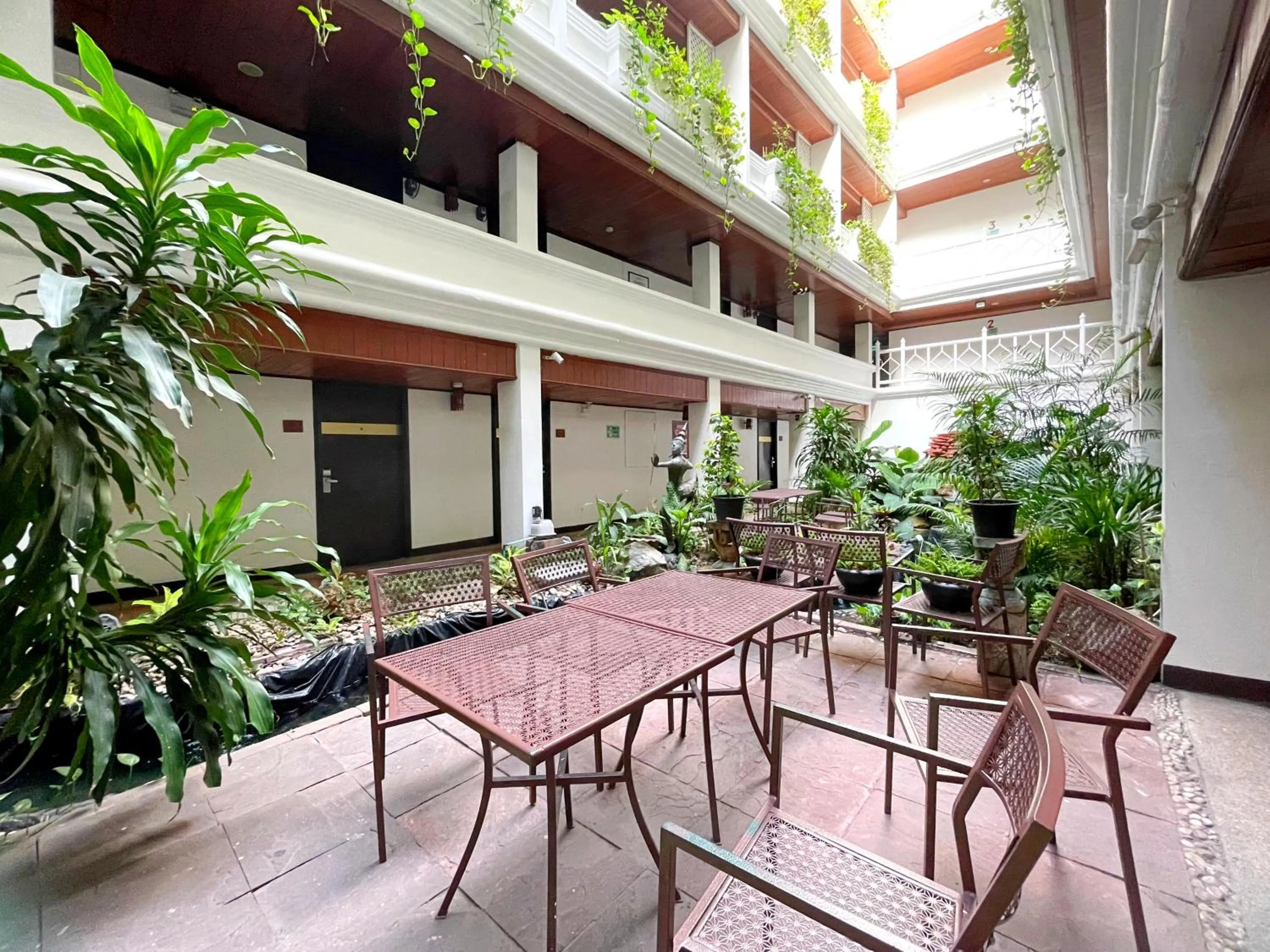 Patio in Arawana Regency Park Sukhumvit