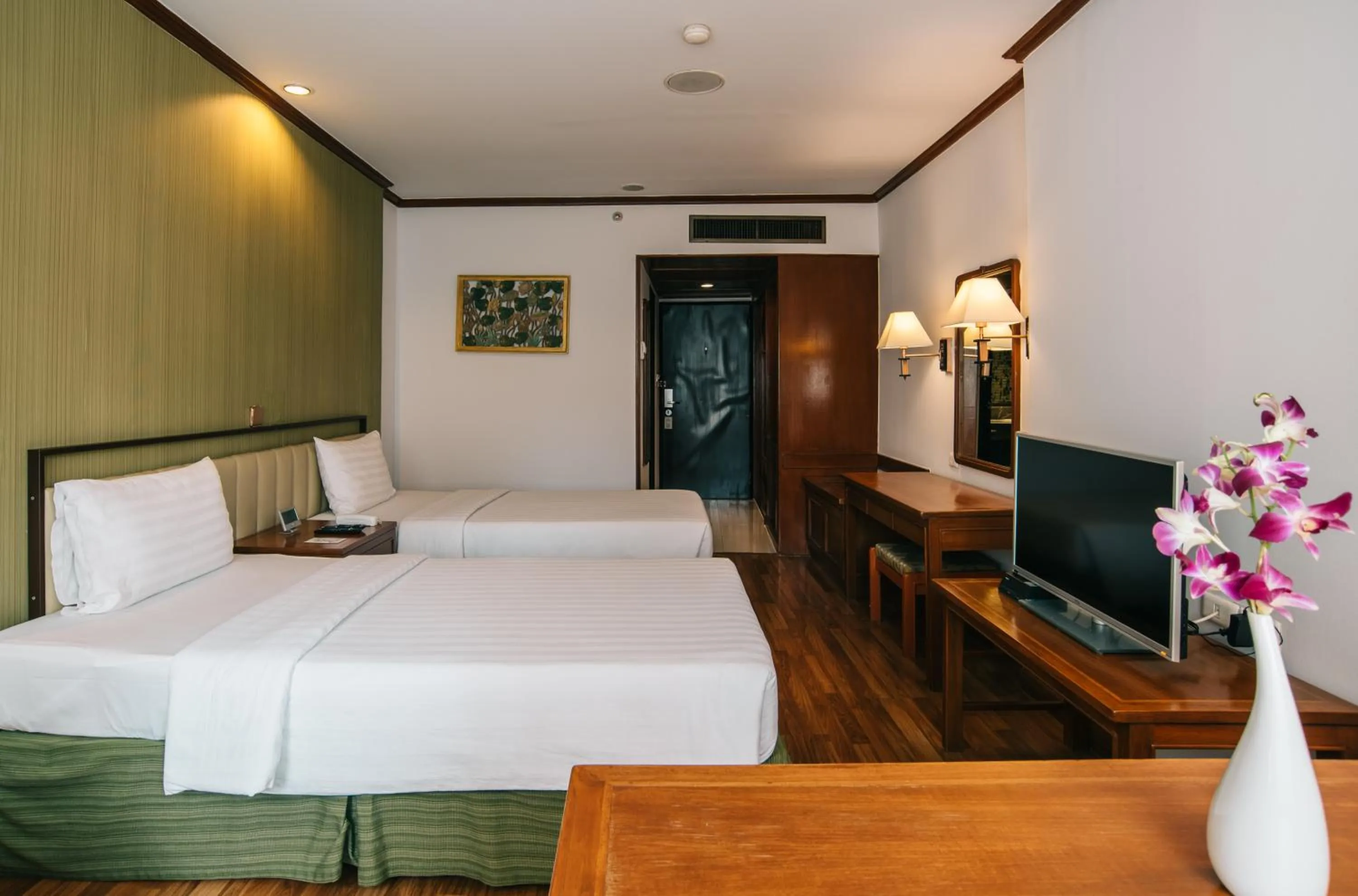 Bedroom, Bed in Arawana Regency Park Sukhumvit