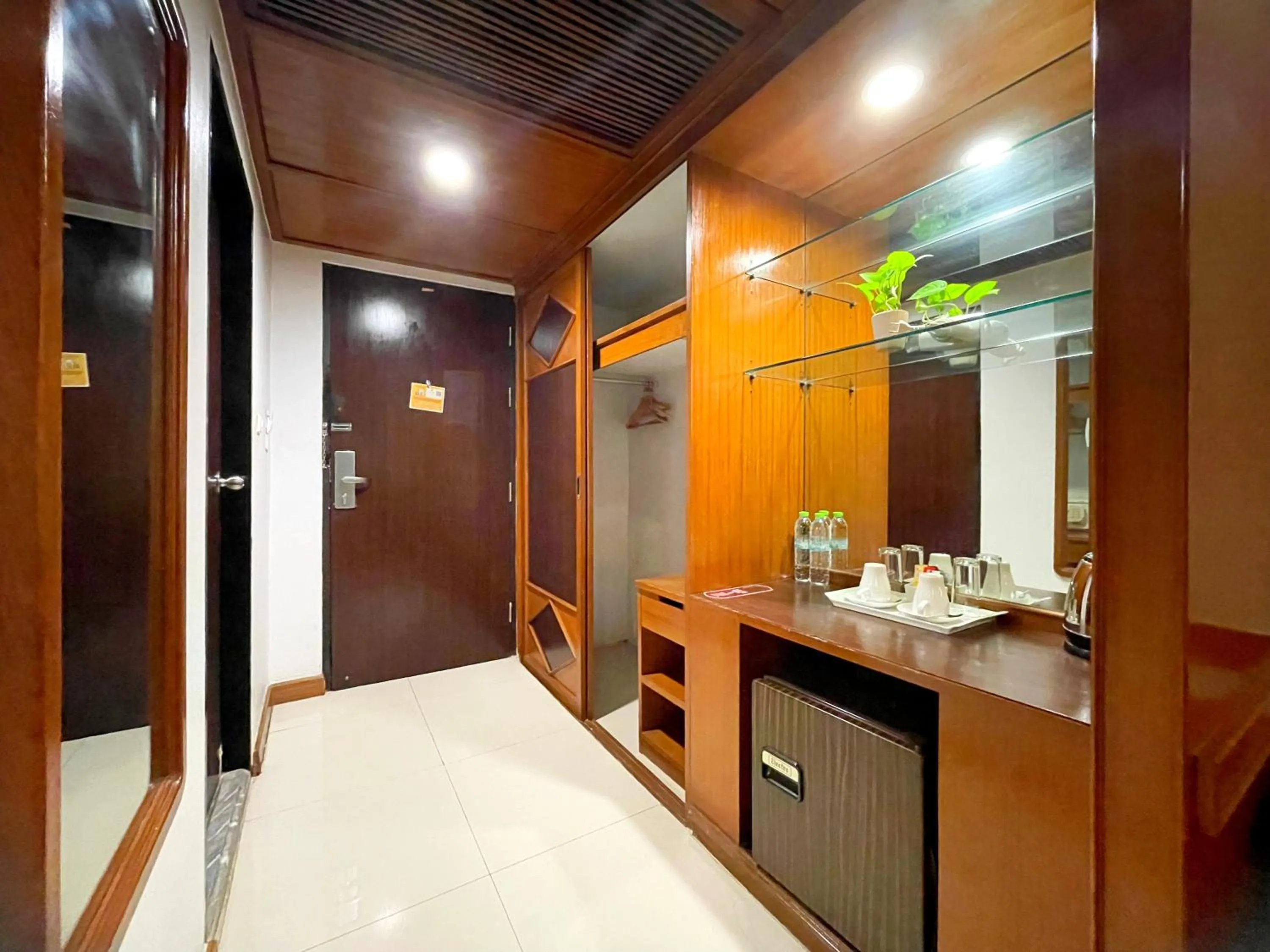 wardrobe in Arawana Regency Park Sukhumvit