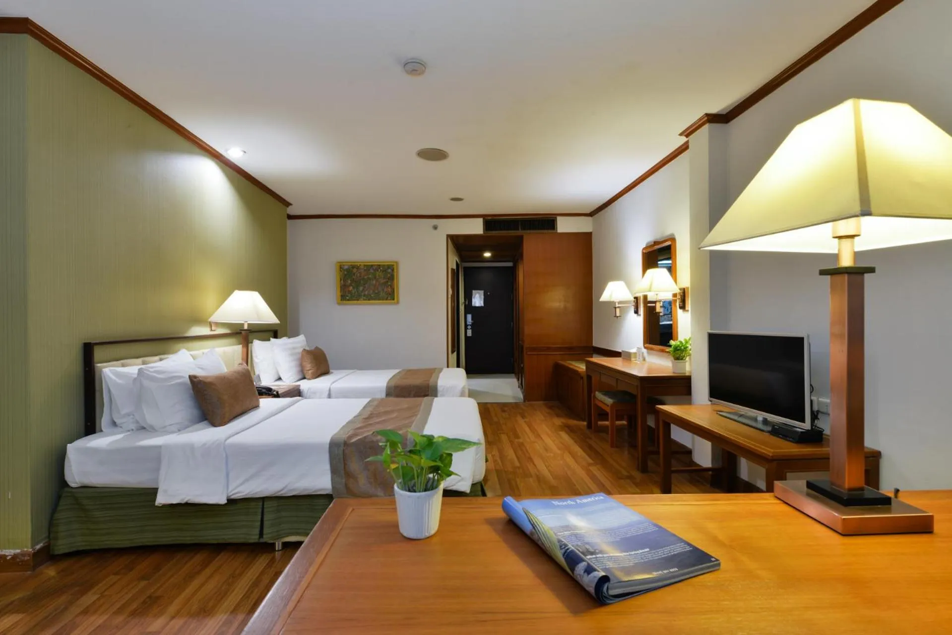 Bedroom, Bed in Arawana Regency Park Sukhumvit