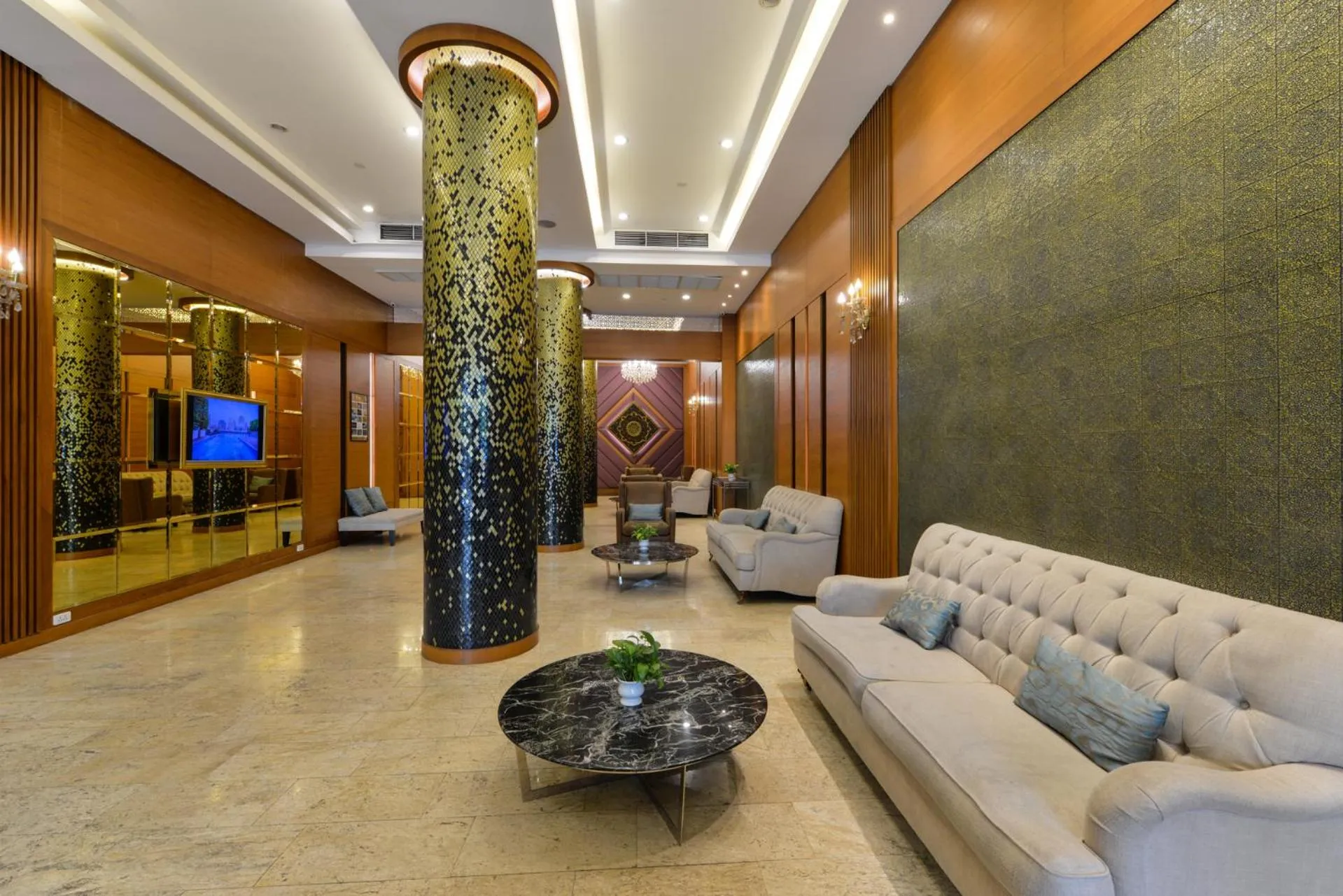 Lobby or reception in Arawana Regency Park Sukhumvit