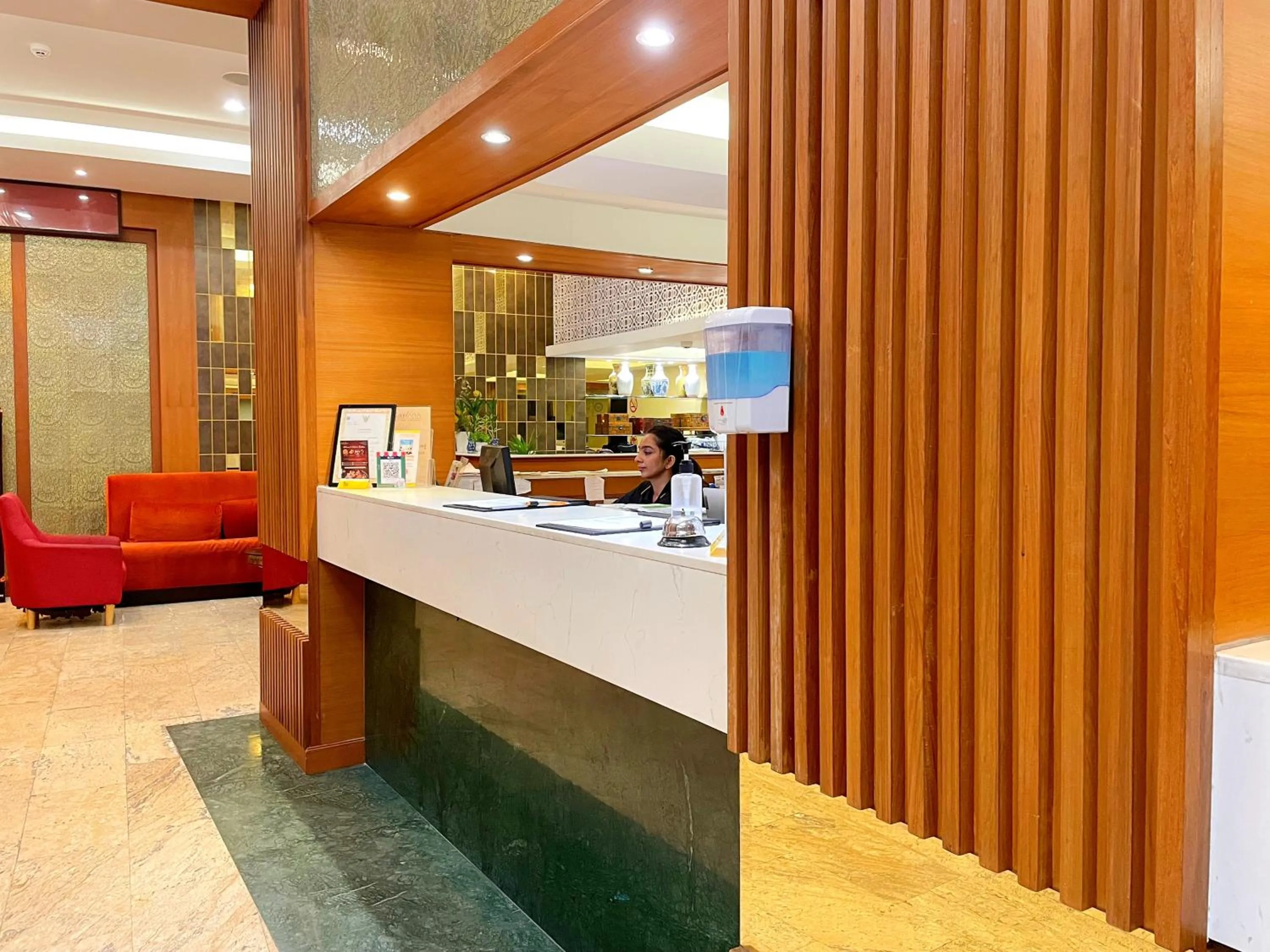 Lobby or reception in Arawana Regency Park Sukhumvit