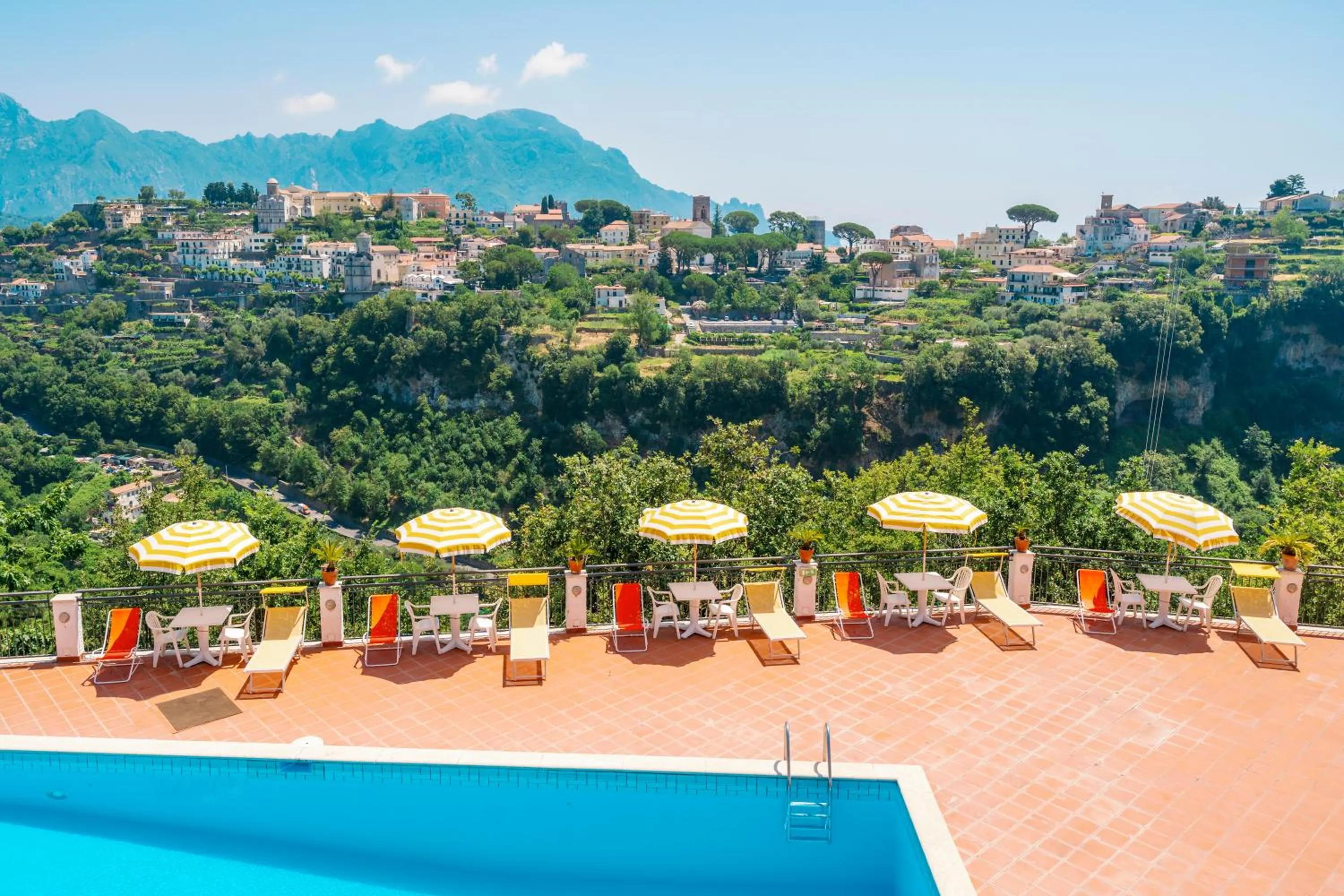 Swimming pool in Albergo La Margherita