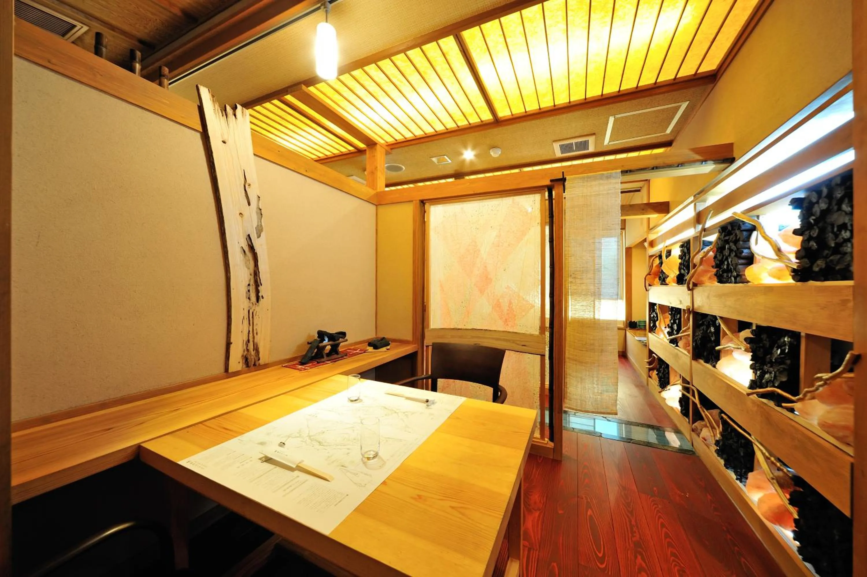 Restaurant/places to eat, Bed in Ryokan Tanigawa