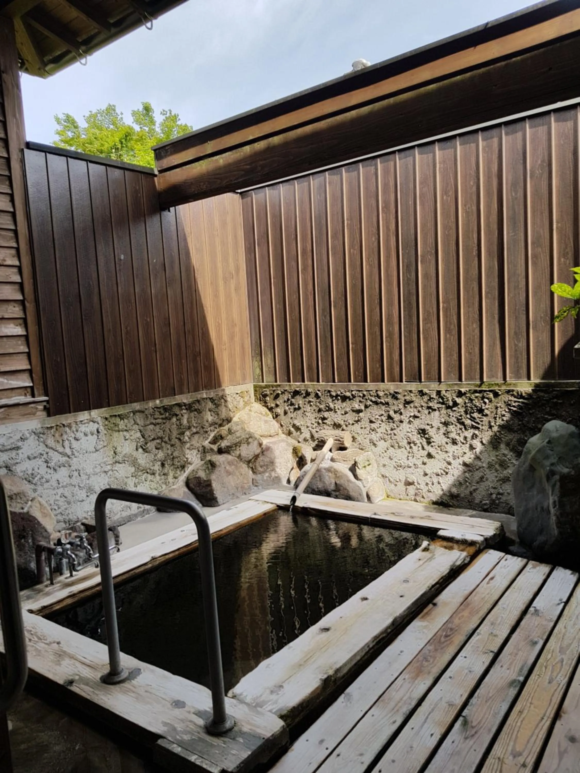 Hot Spring Bath in Yufuin Onsen Hasuwa Inn