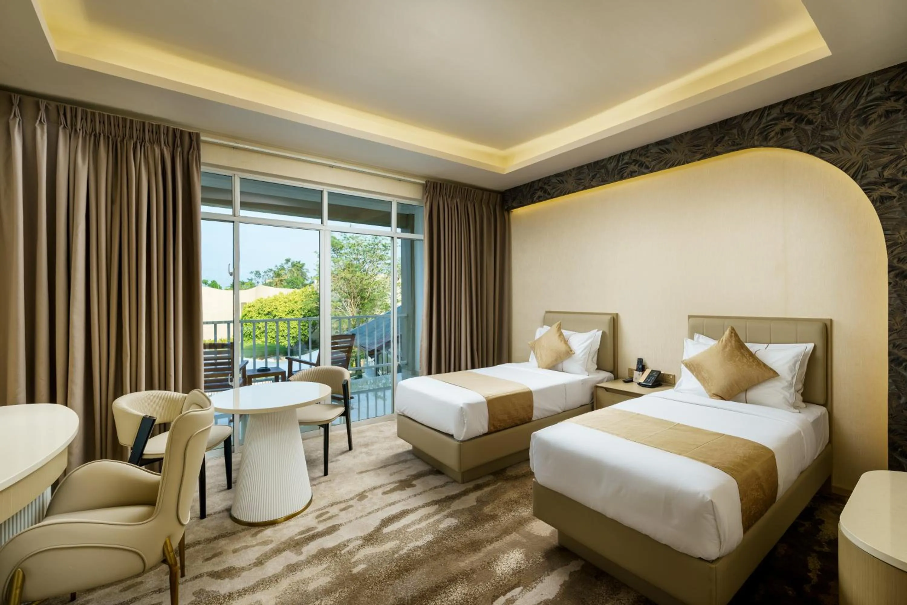 Bed in Avenra Gardens Hotel