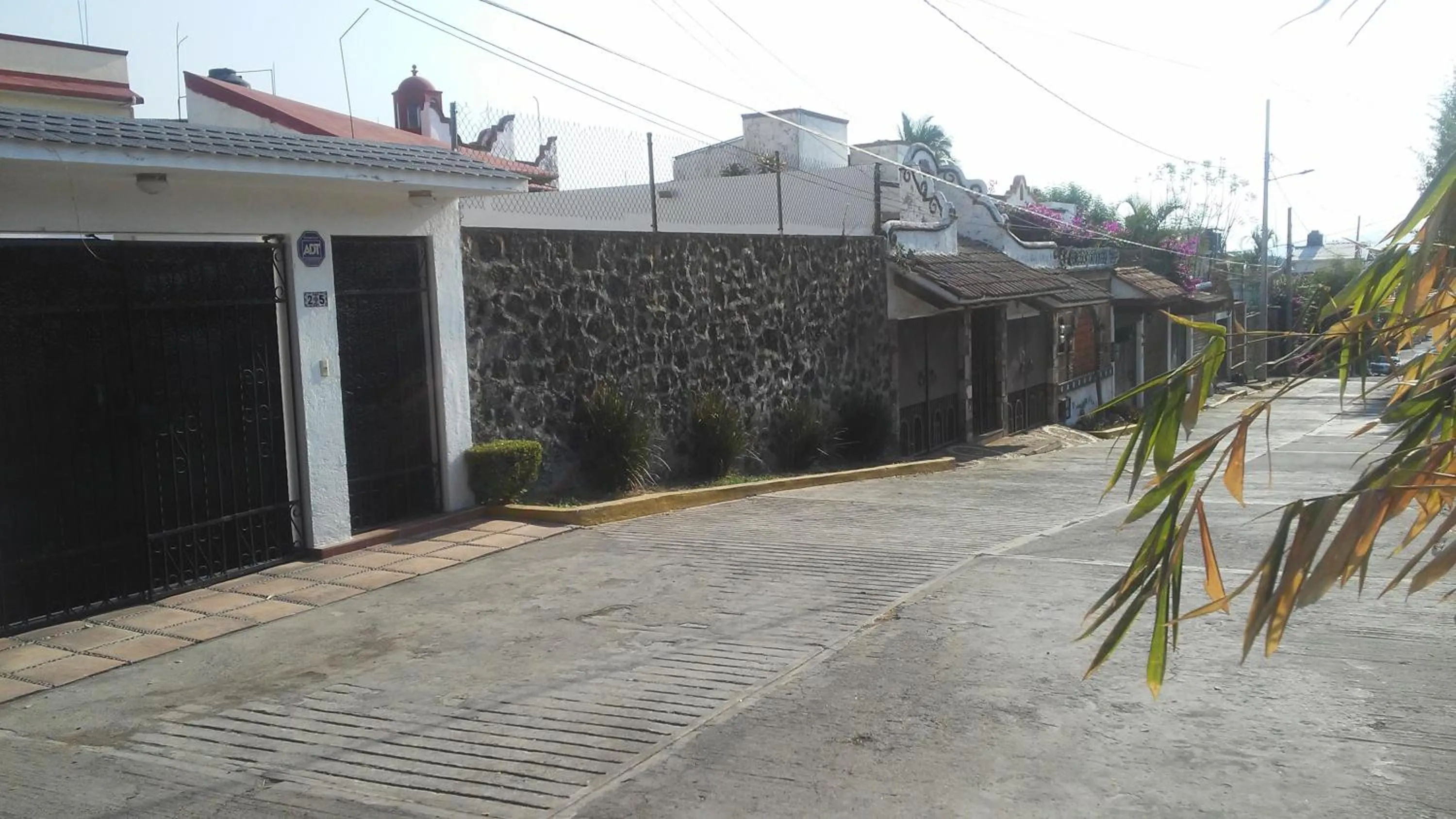 Casa privada para descanso, se renta para 8 personas completa Y tambien por habitacion con baño privado para 2 o 4 personas compartiendo areas comunes