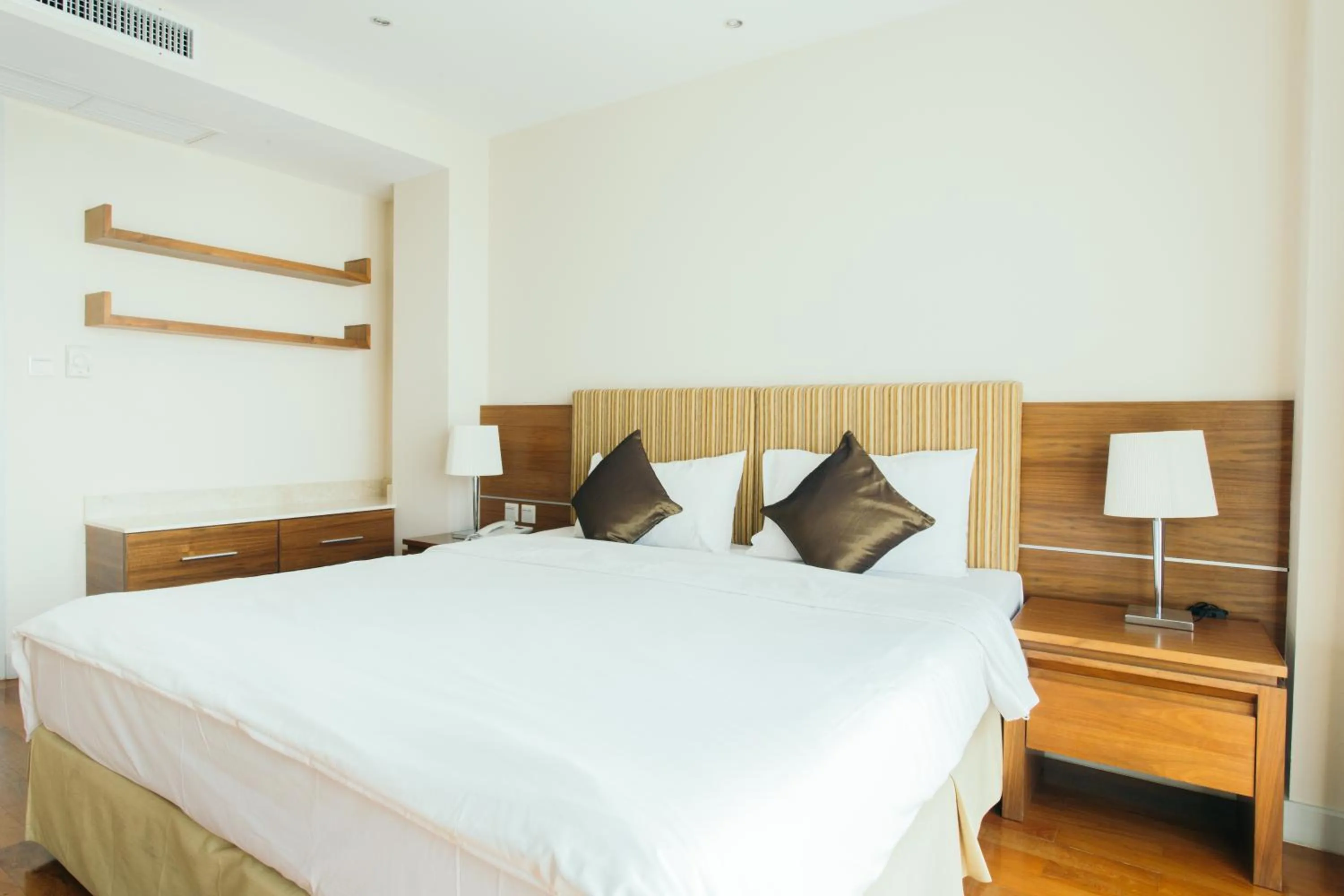 Bedroom, Bed in Thomson Residence Hotel