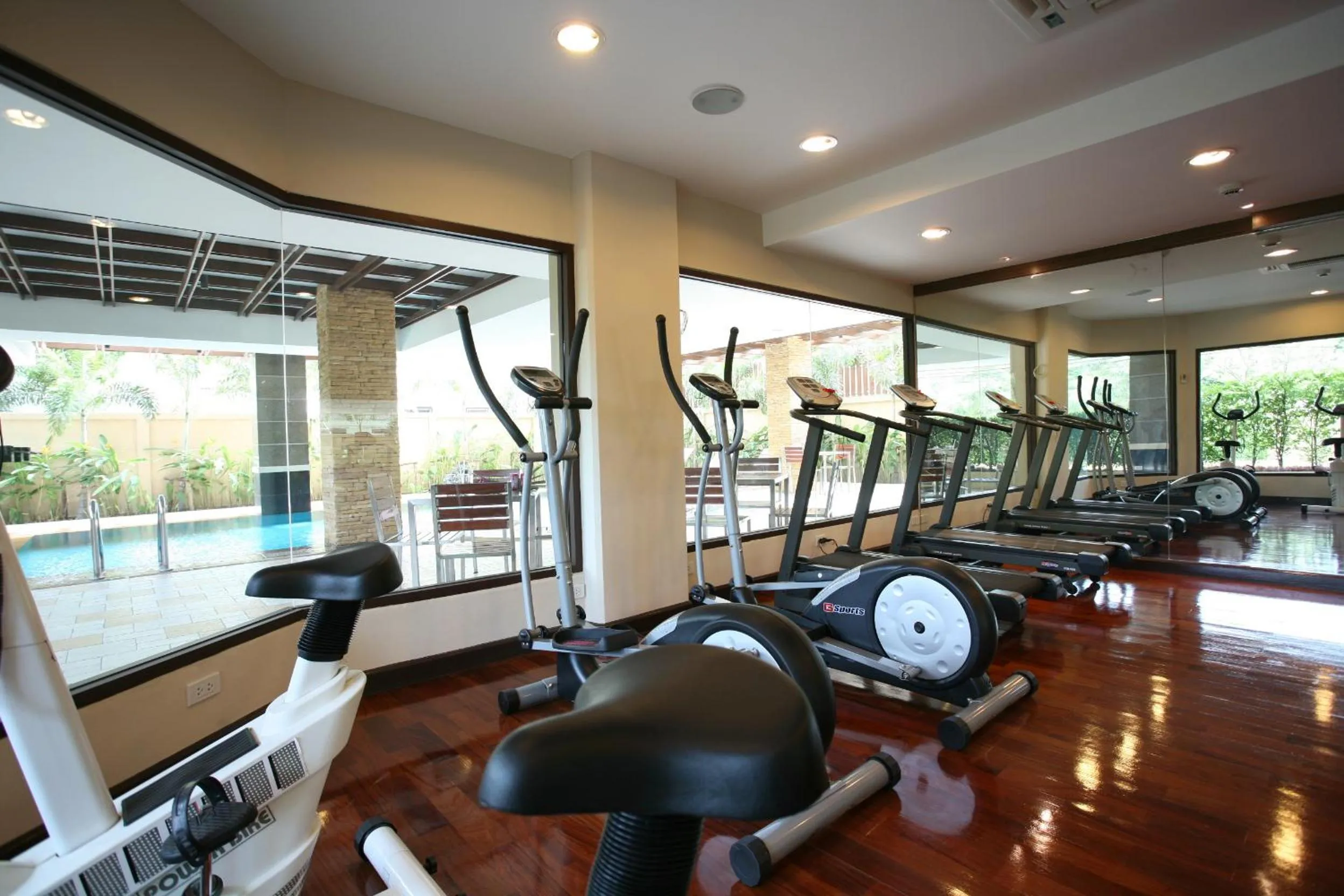 Fitness centre/facilities in Thomson Residence Hotel