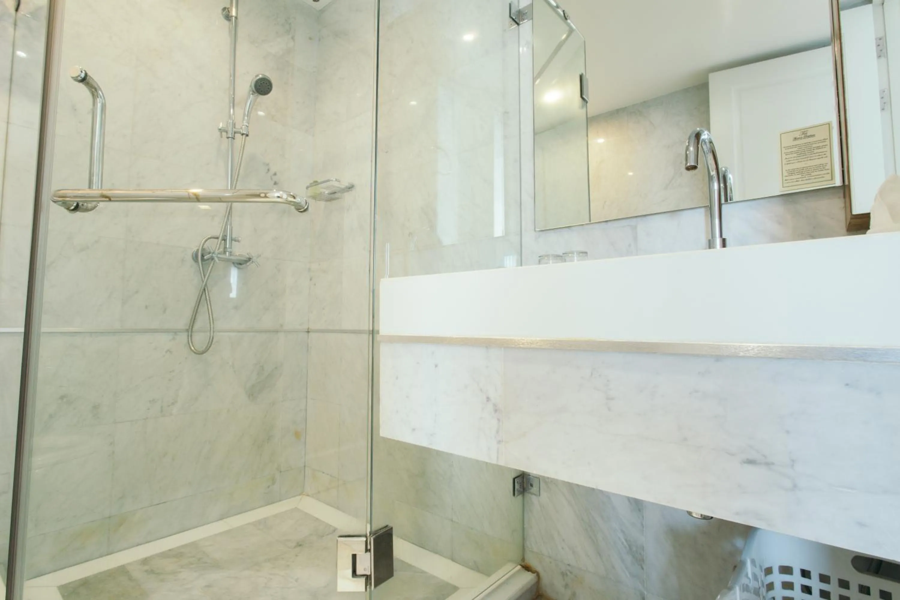 Bathroom in Thomson Residence Hotel