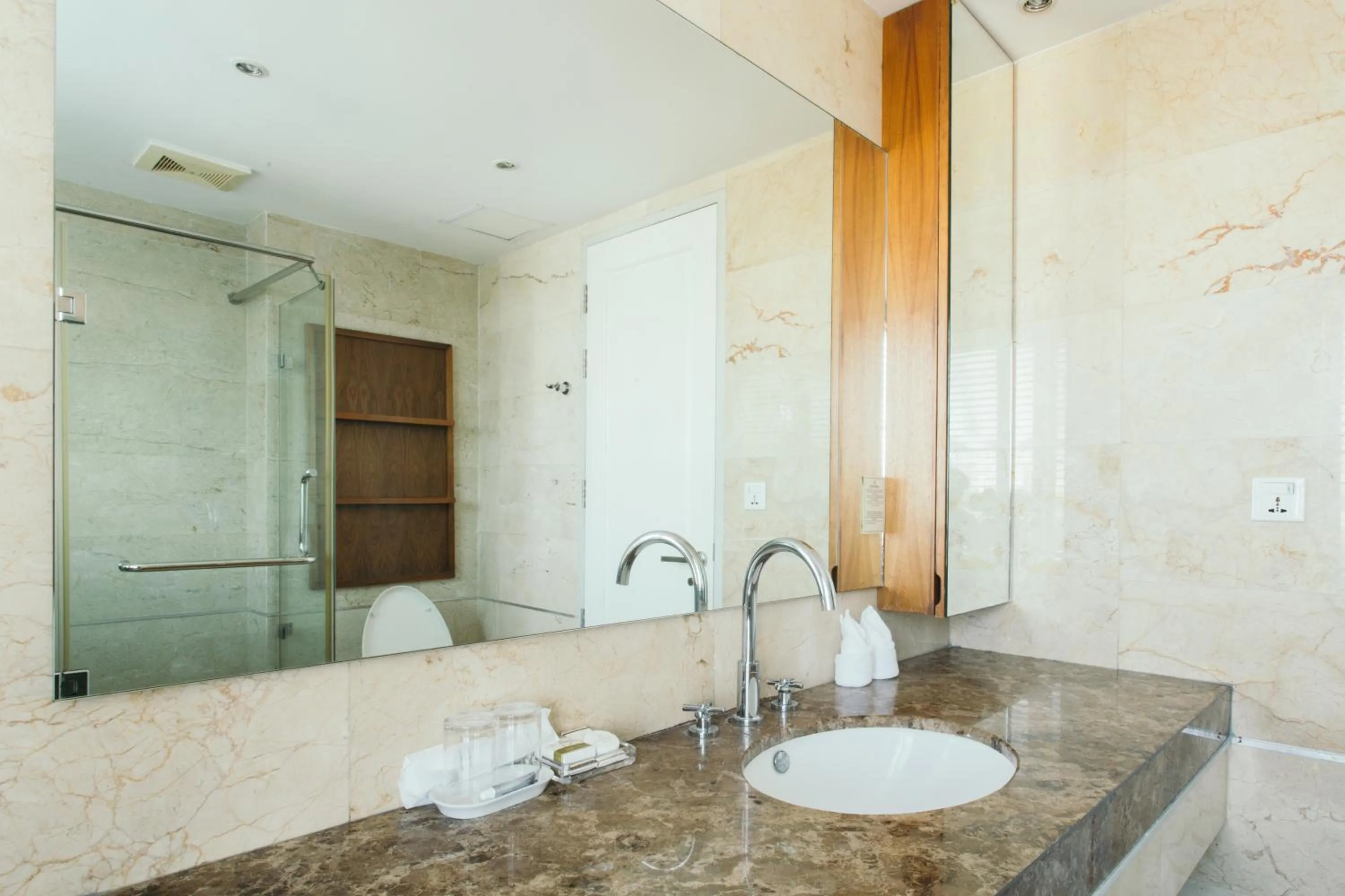 Bathroom in Thomson Residence Hotel