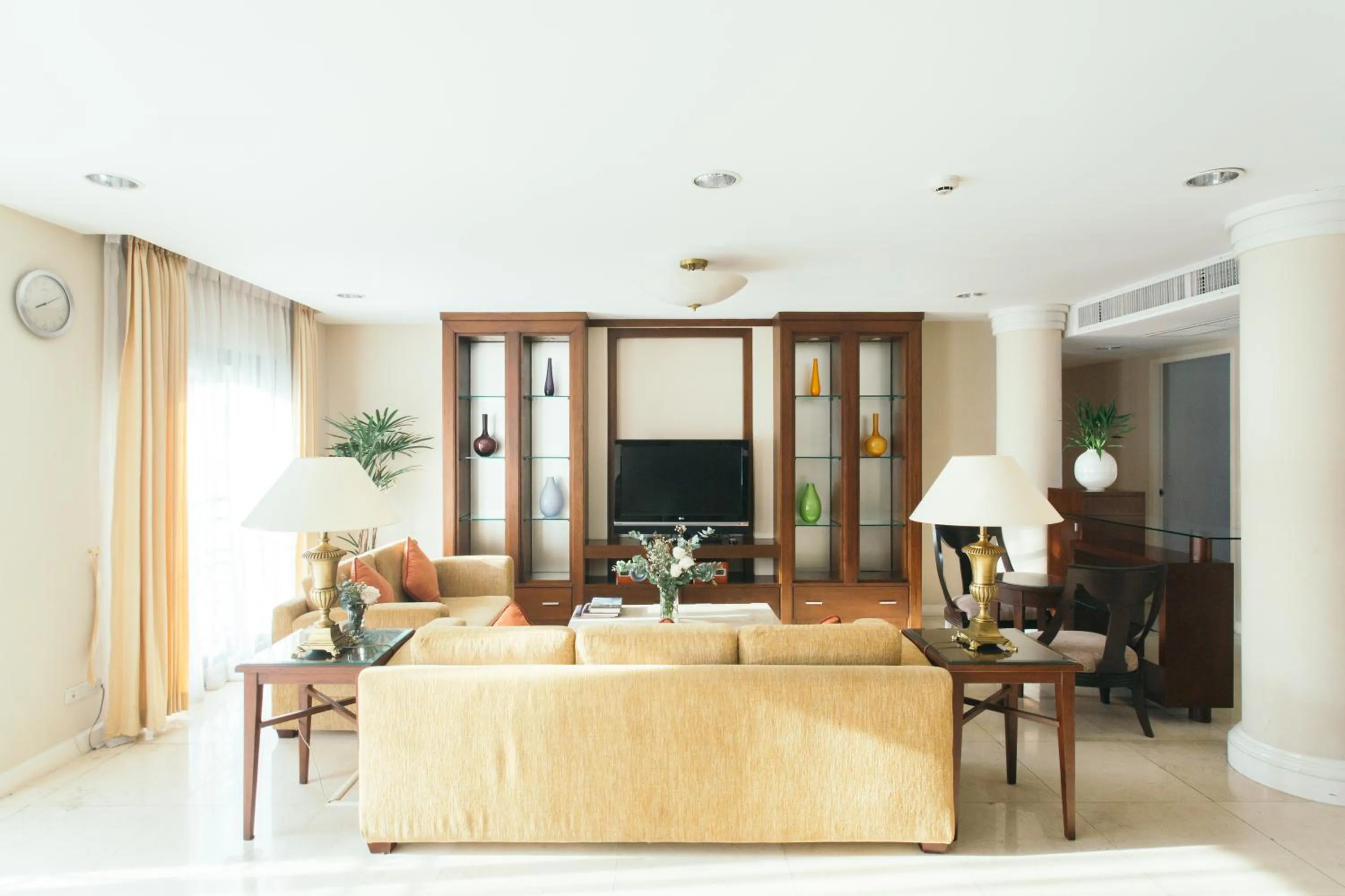 Living room in Thomson Residence Hotel