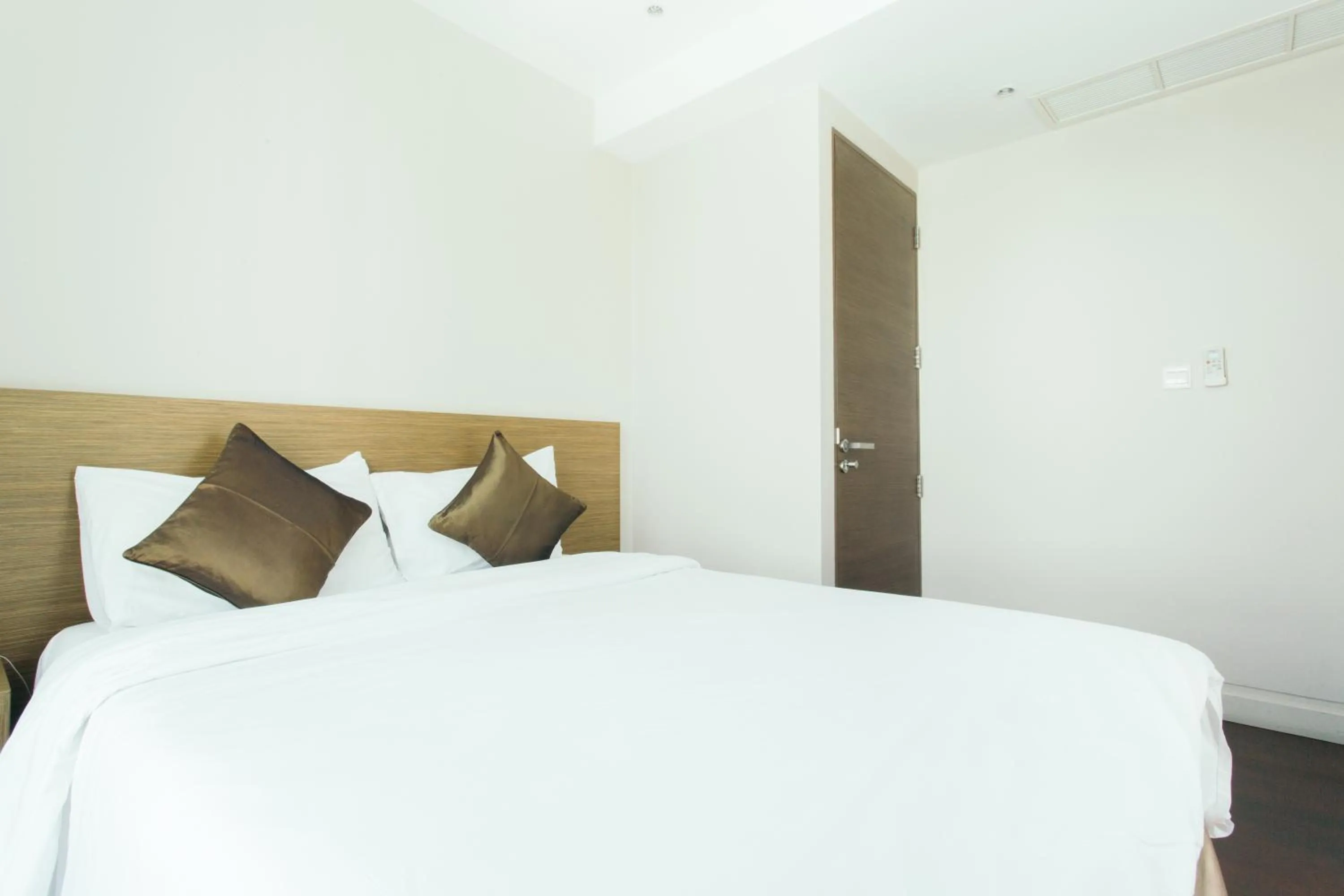 Bedroom, Bed in Thomson Residence Hotel