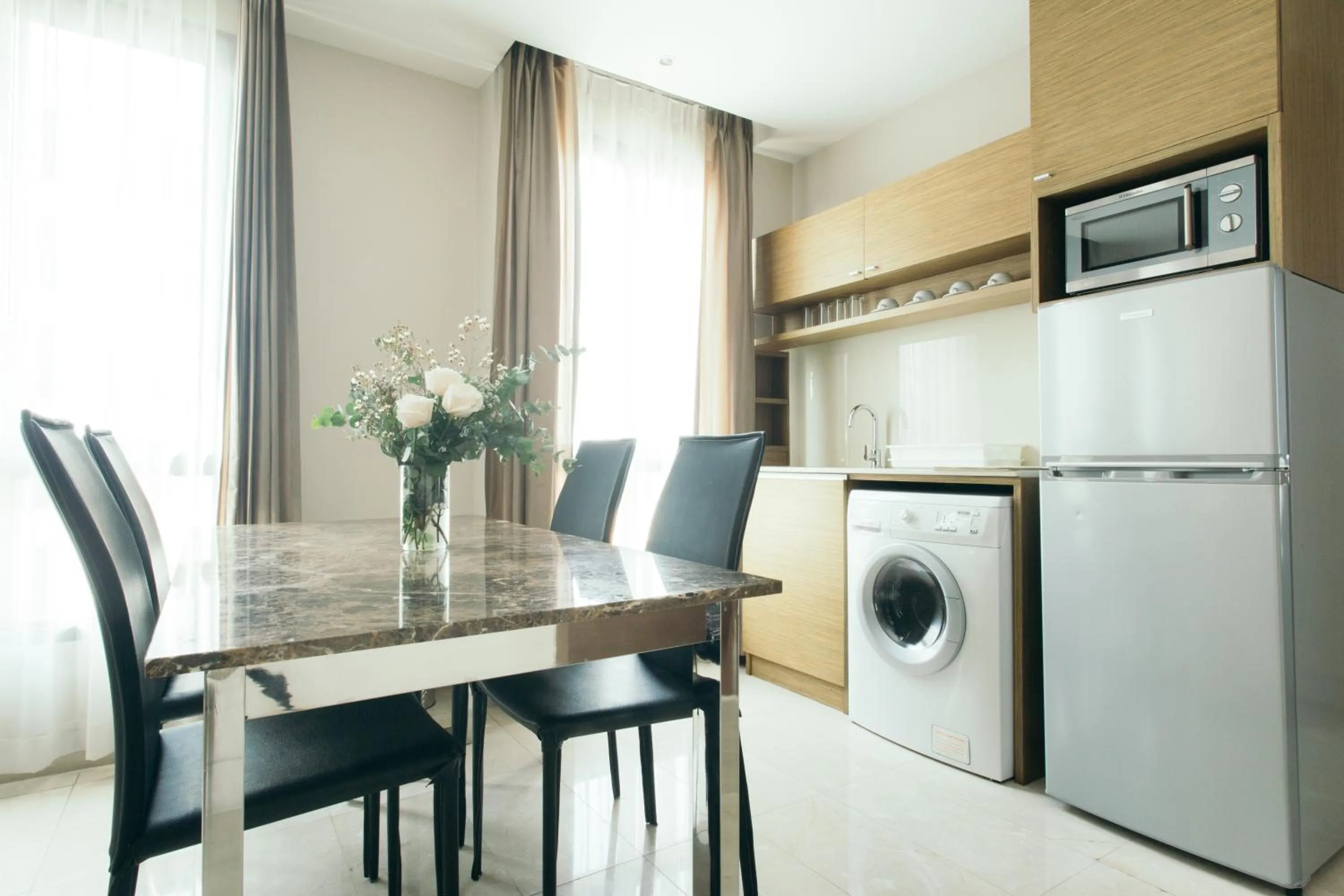 Dining area in Thomson Residence Hotel
