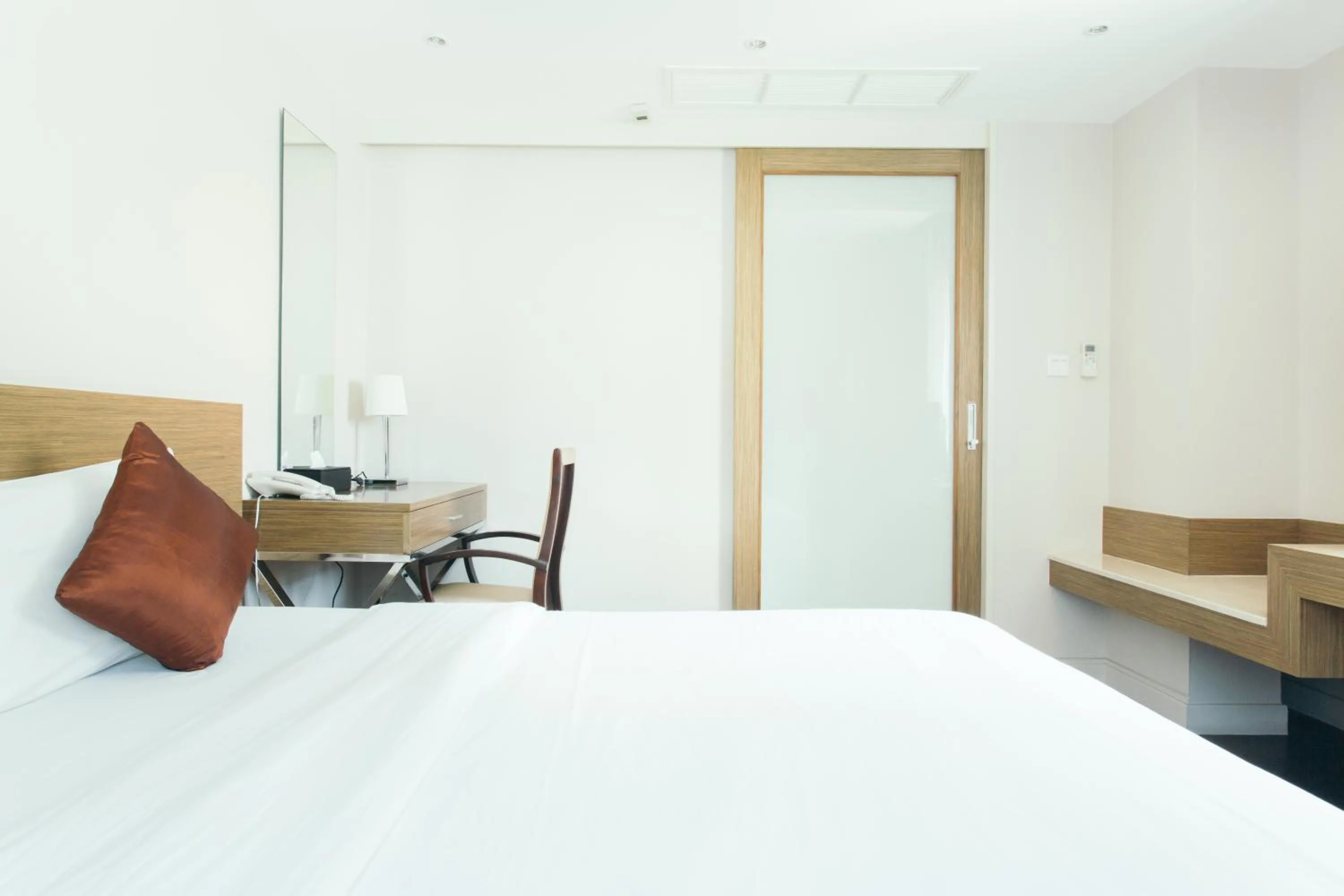 Bedroom, Bed in Thomson Residence Hotel