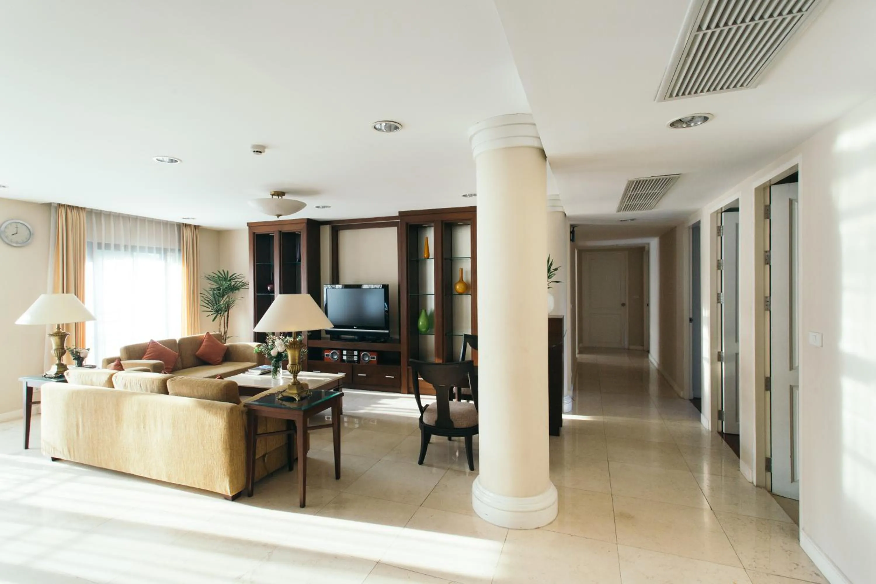 Living room in Thomson Residence Hotel