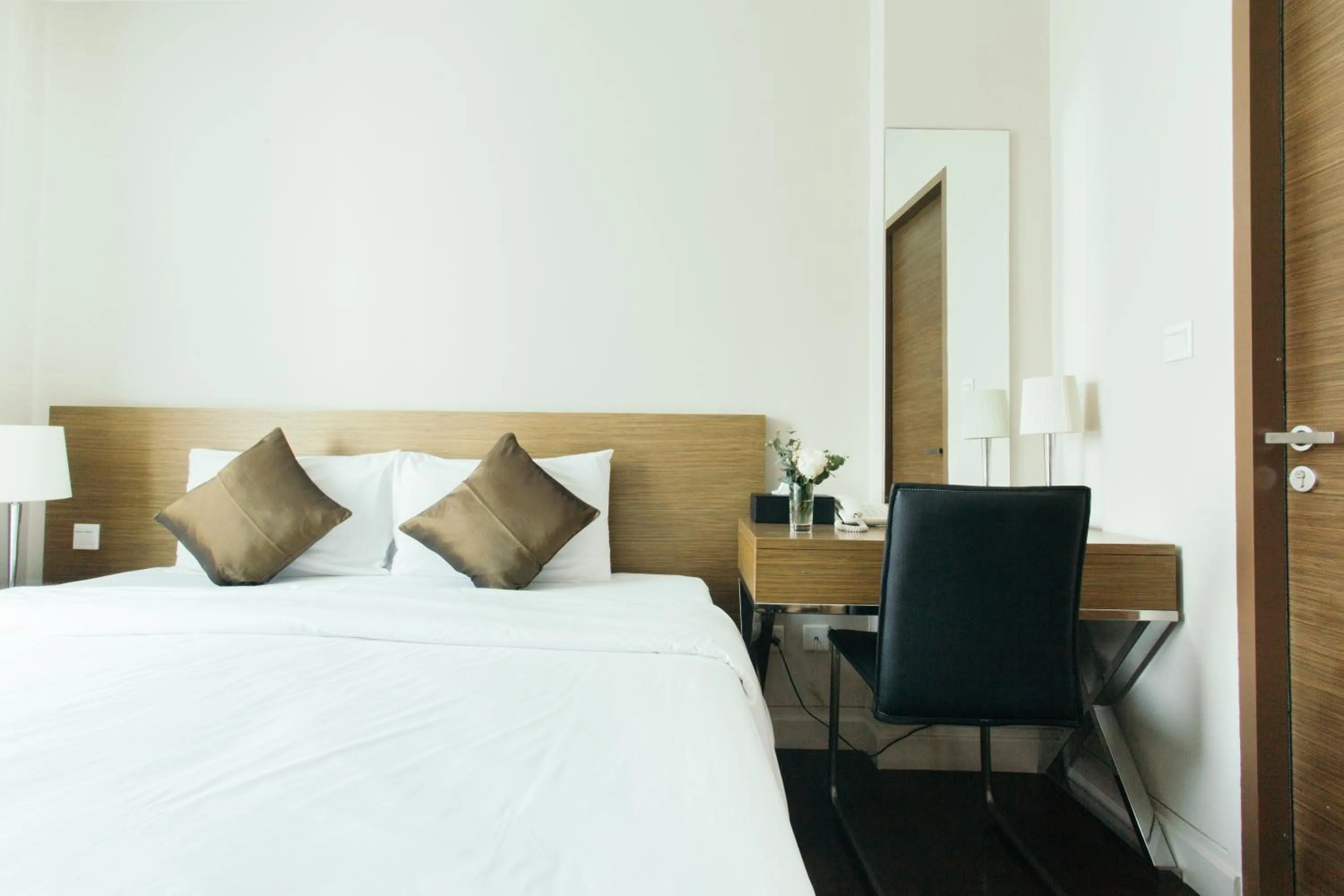 Bedroom, Bed in Thomson Residence Hotel