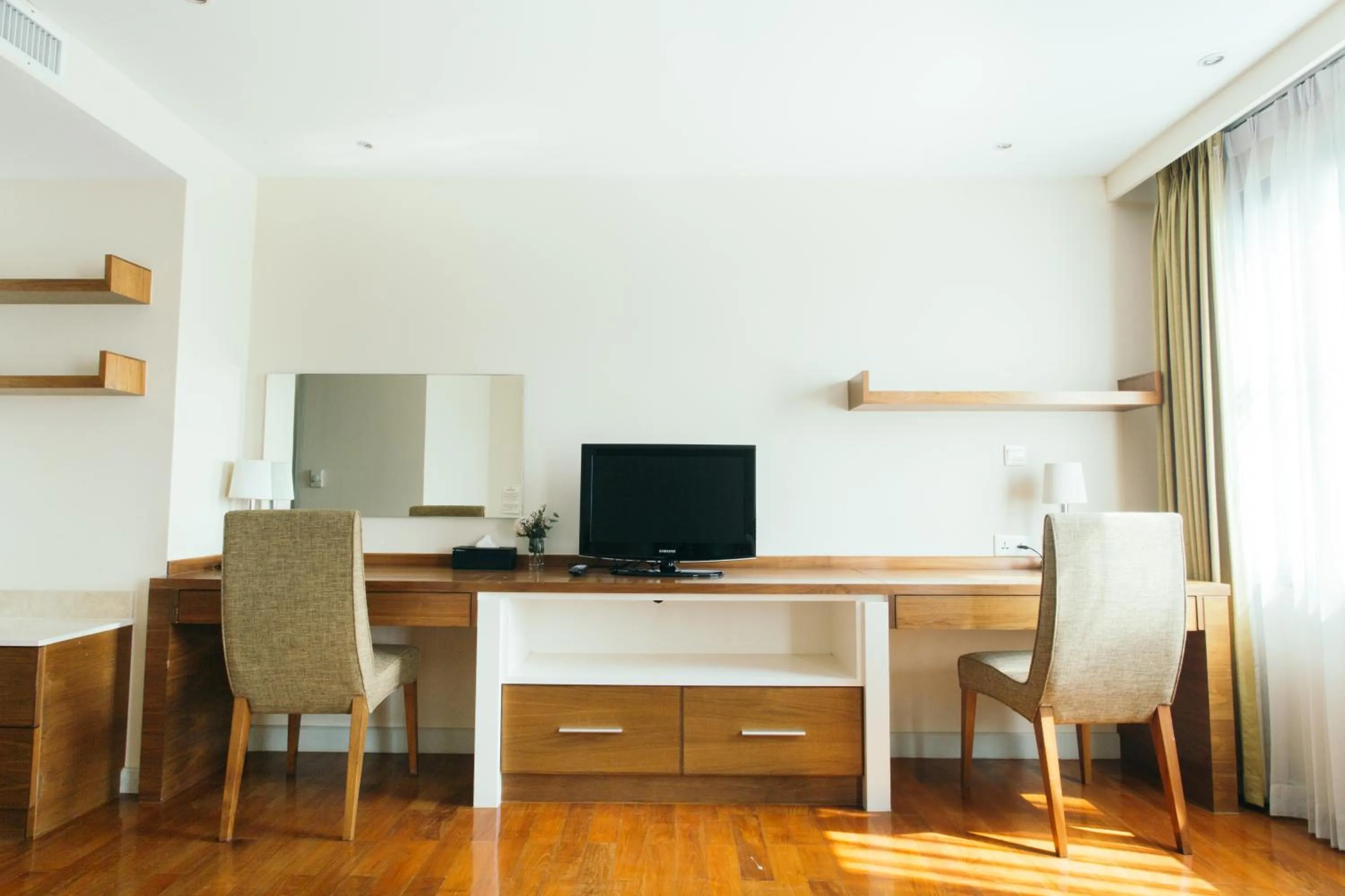 Bedroom in Thomson Residence Hotel
