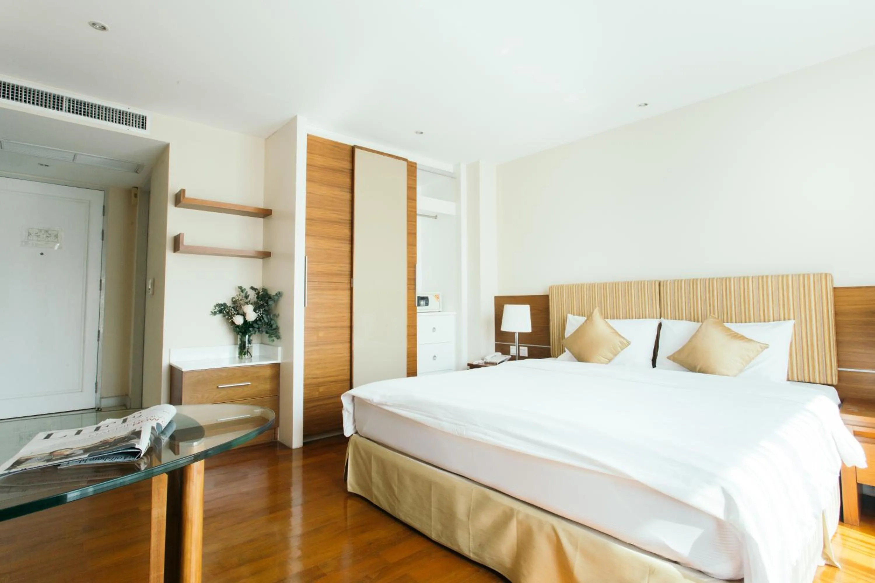 Other, Bed in Thomson Residence Hotel