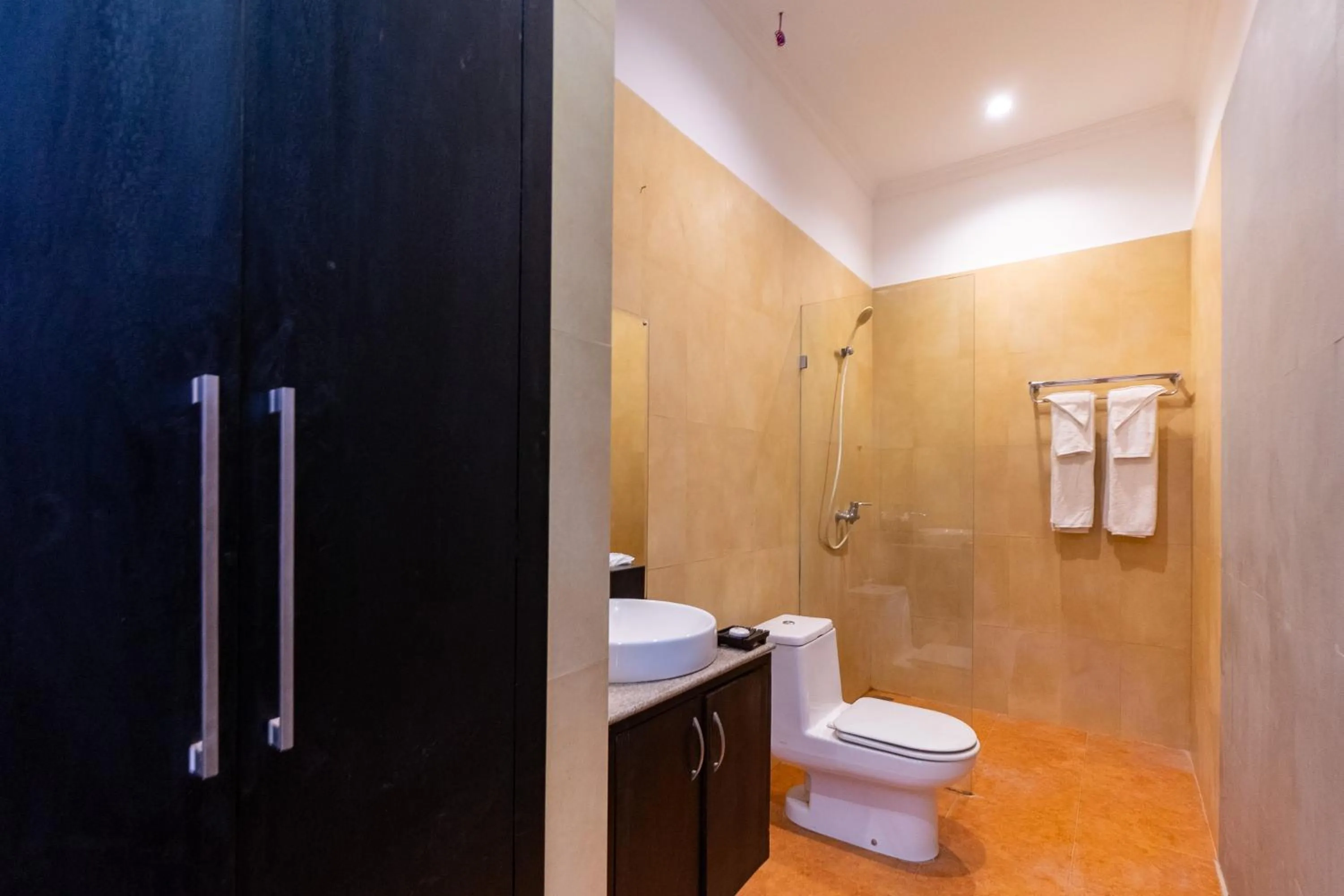 Shower in Villa Sonia Bisma