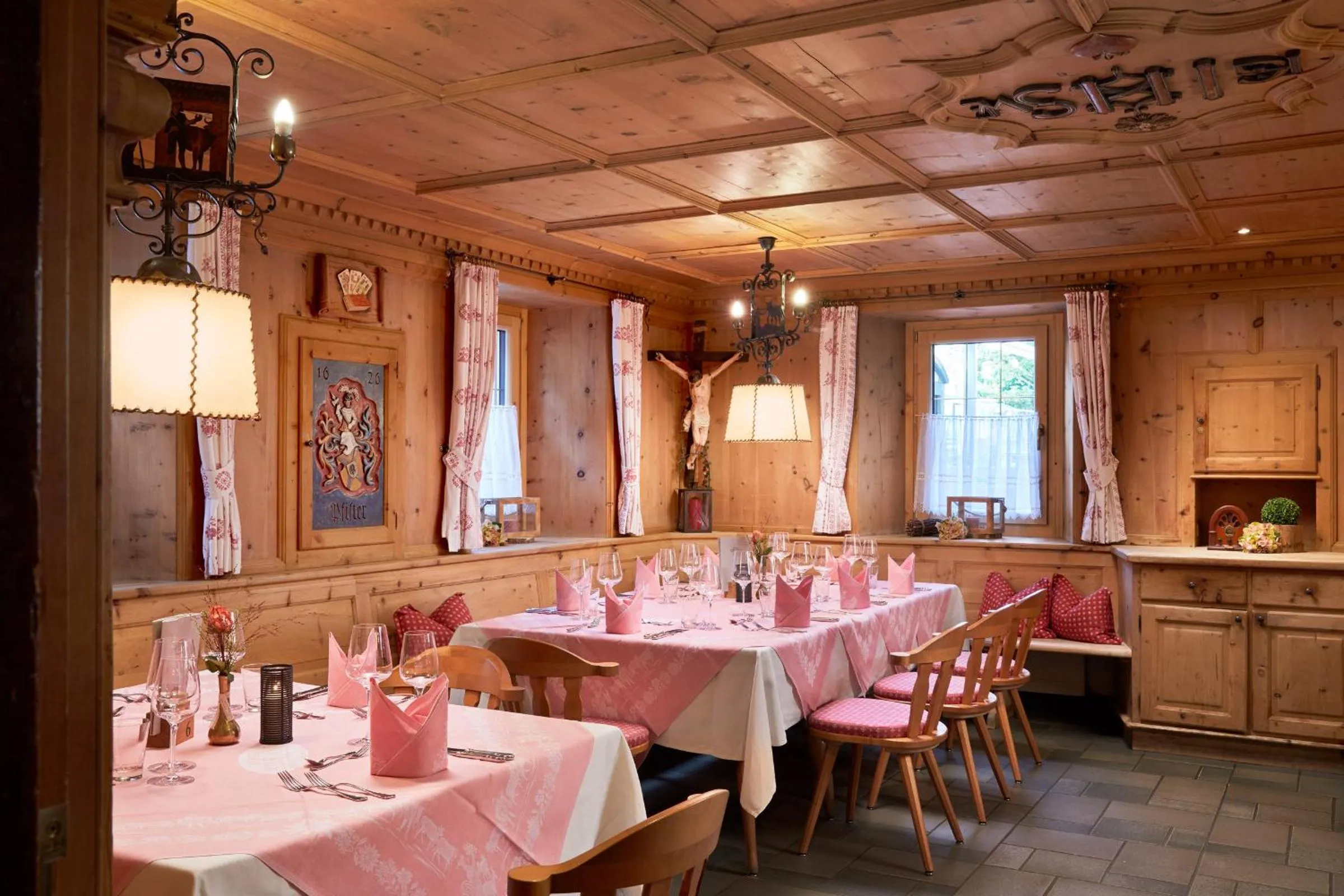 Restaurant/places to eat in Hotel Neue Post