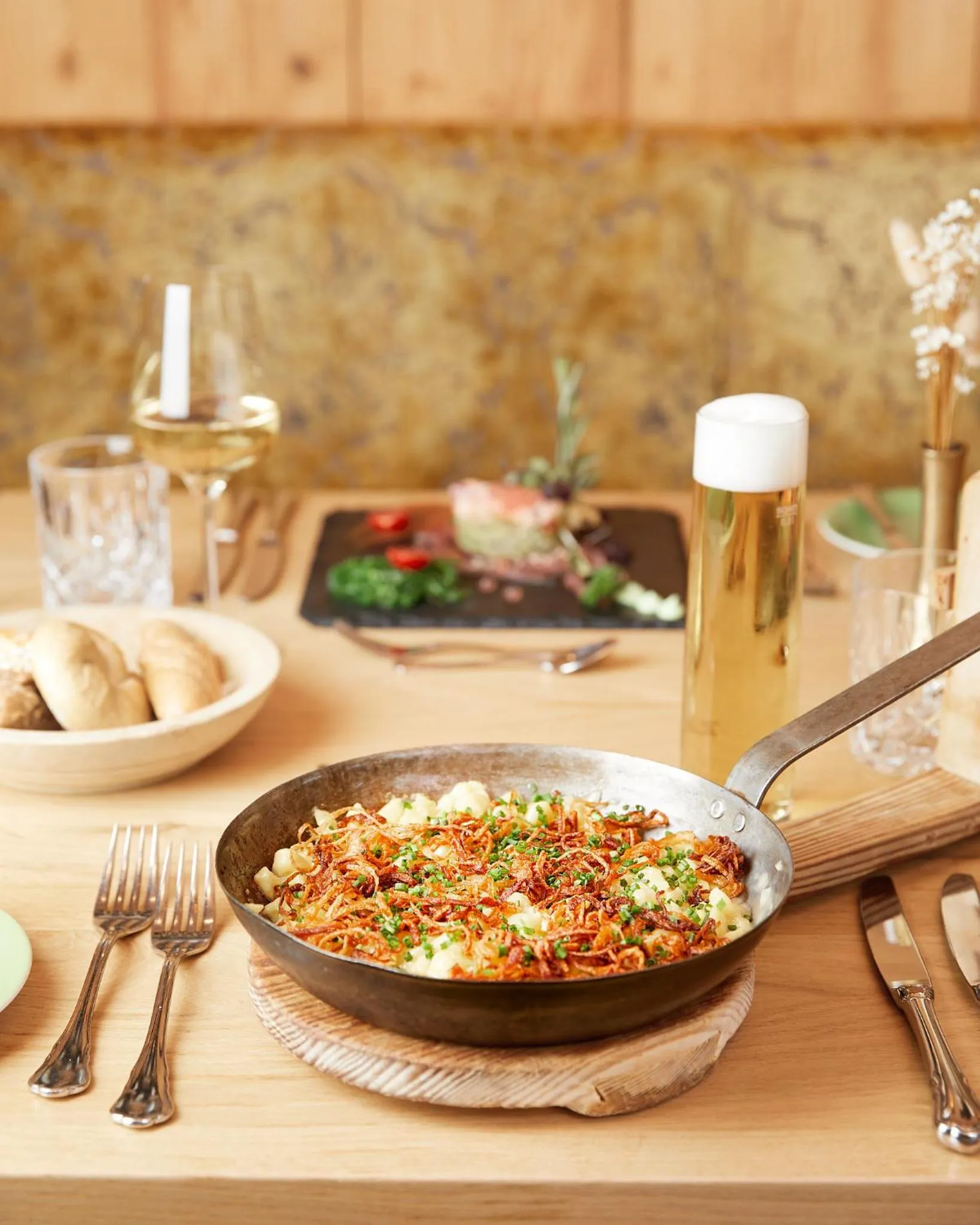 Restaurant/places to eat in Hotel Neue Post