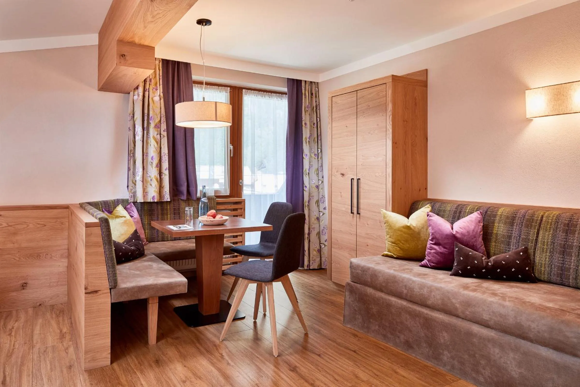 Living room in Hotel Neue Post