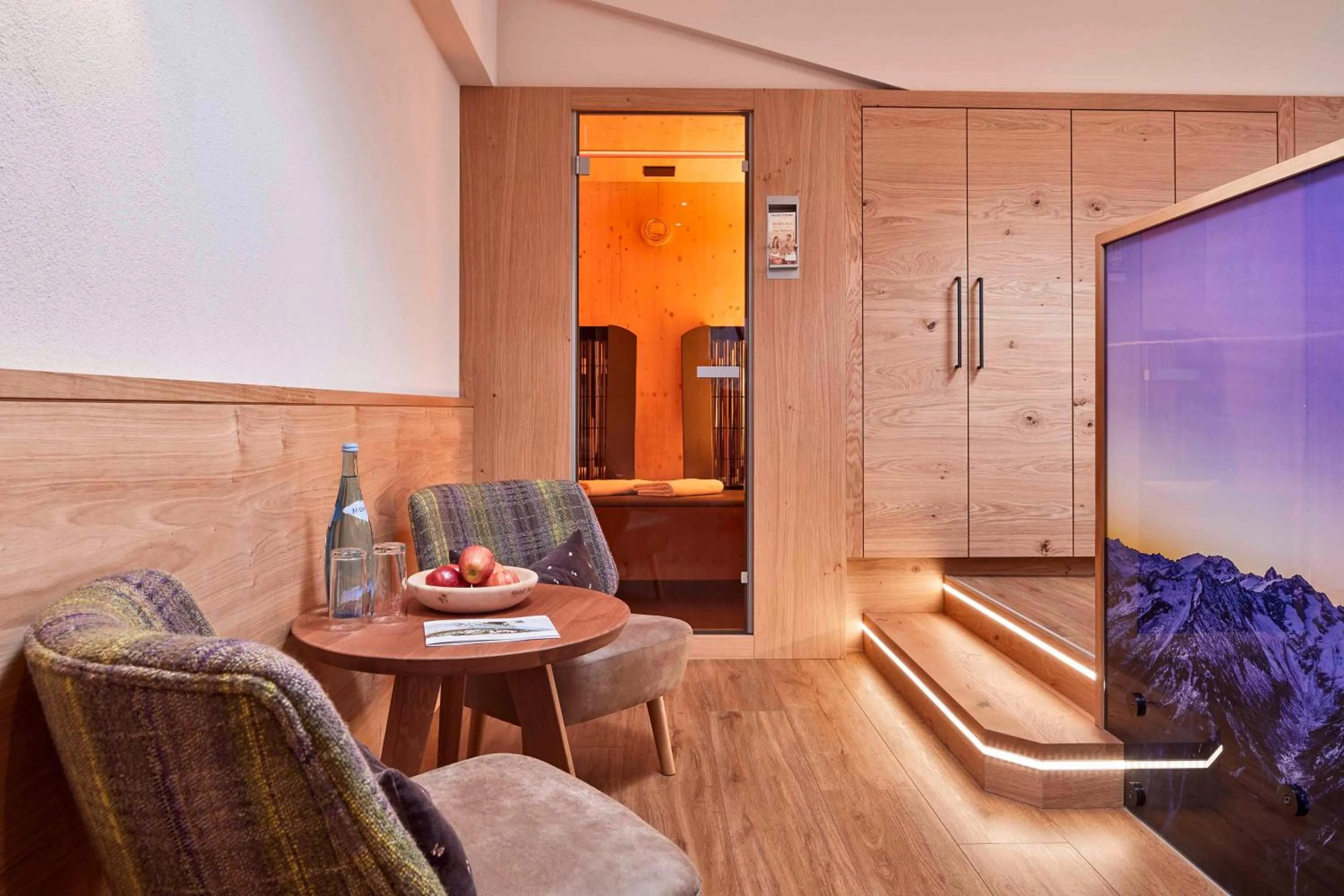 Photo of the whole room in Hotel Neue Post