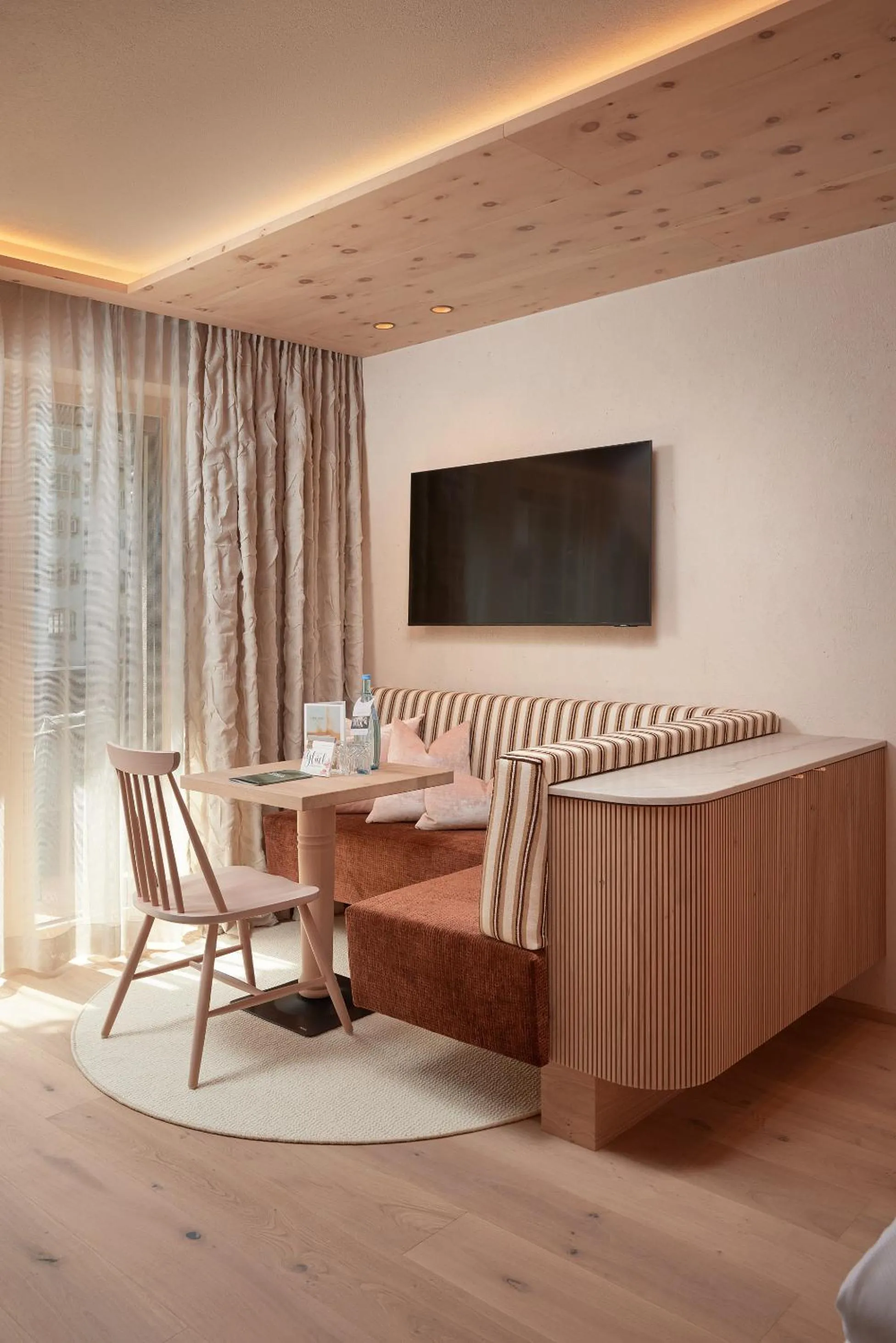 TV and multimedia in Hotel Neue Post