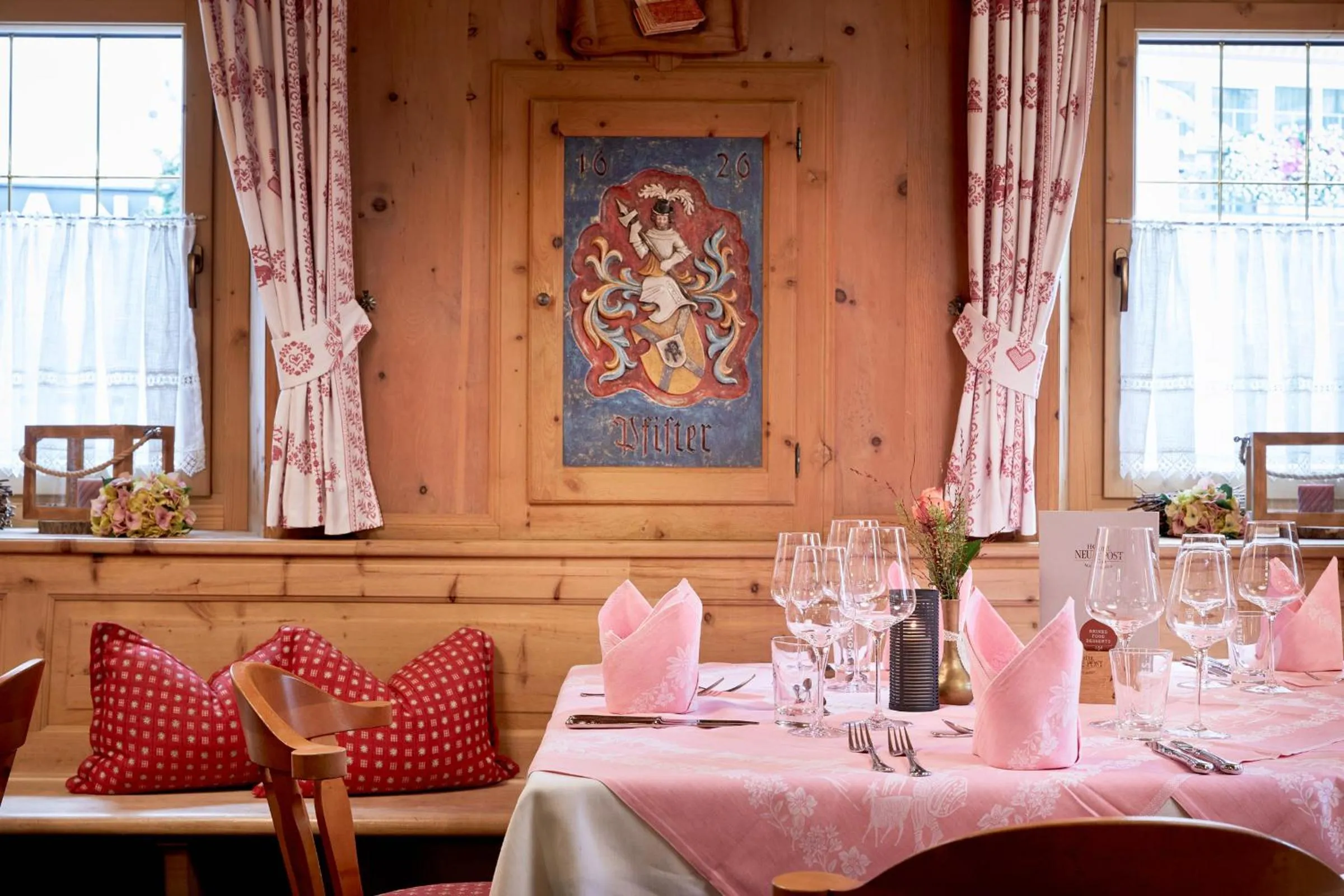 Restaurant/places to eat in Hotel Neue Post