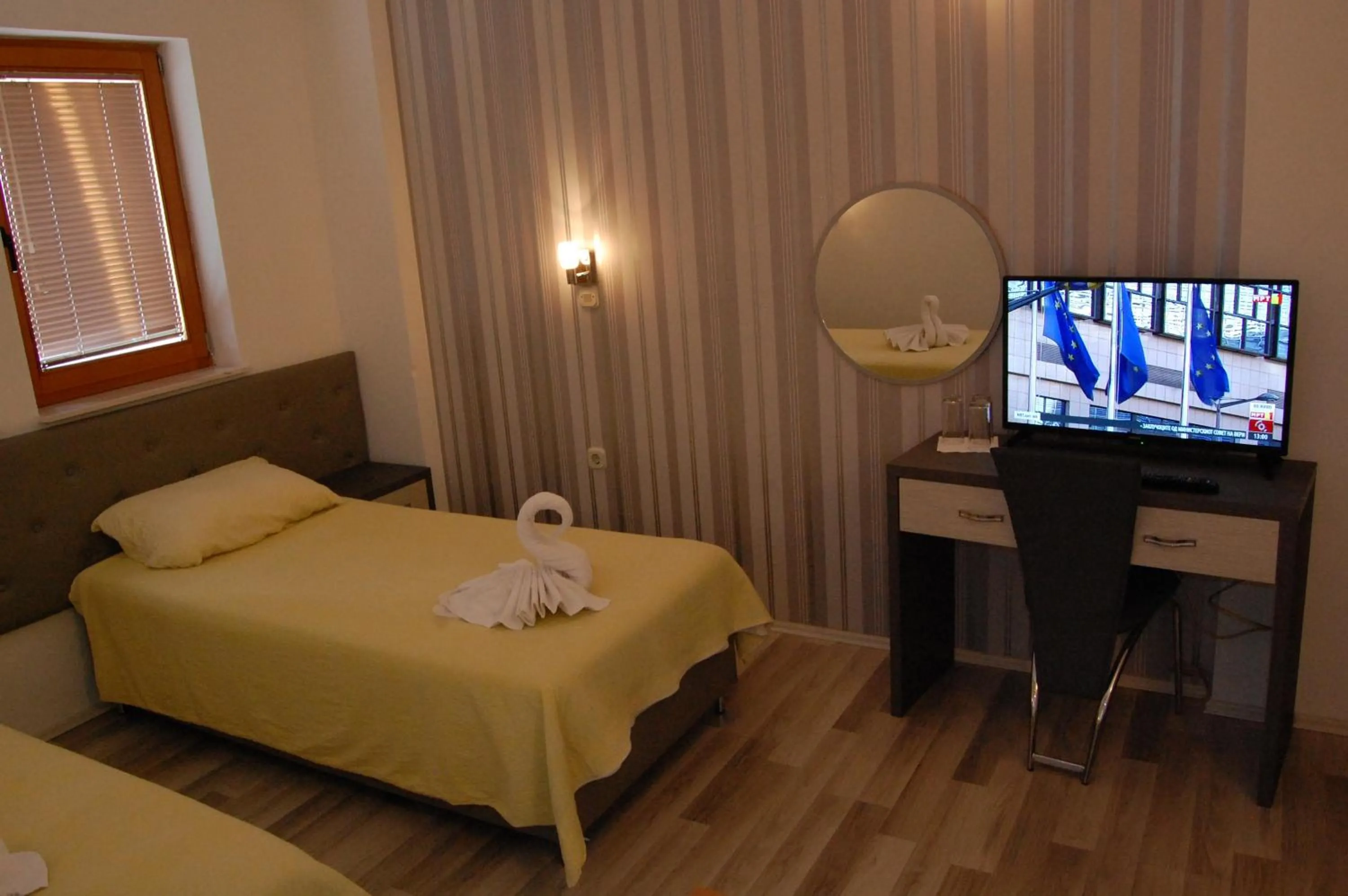 TV and multimedia, Bed in Villa Rimari