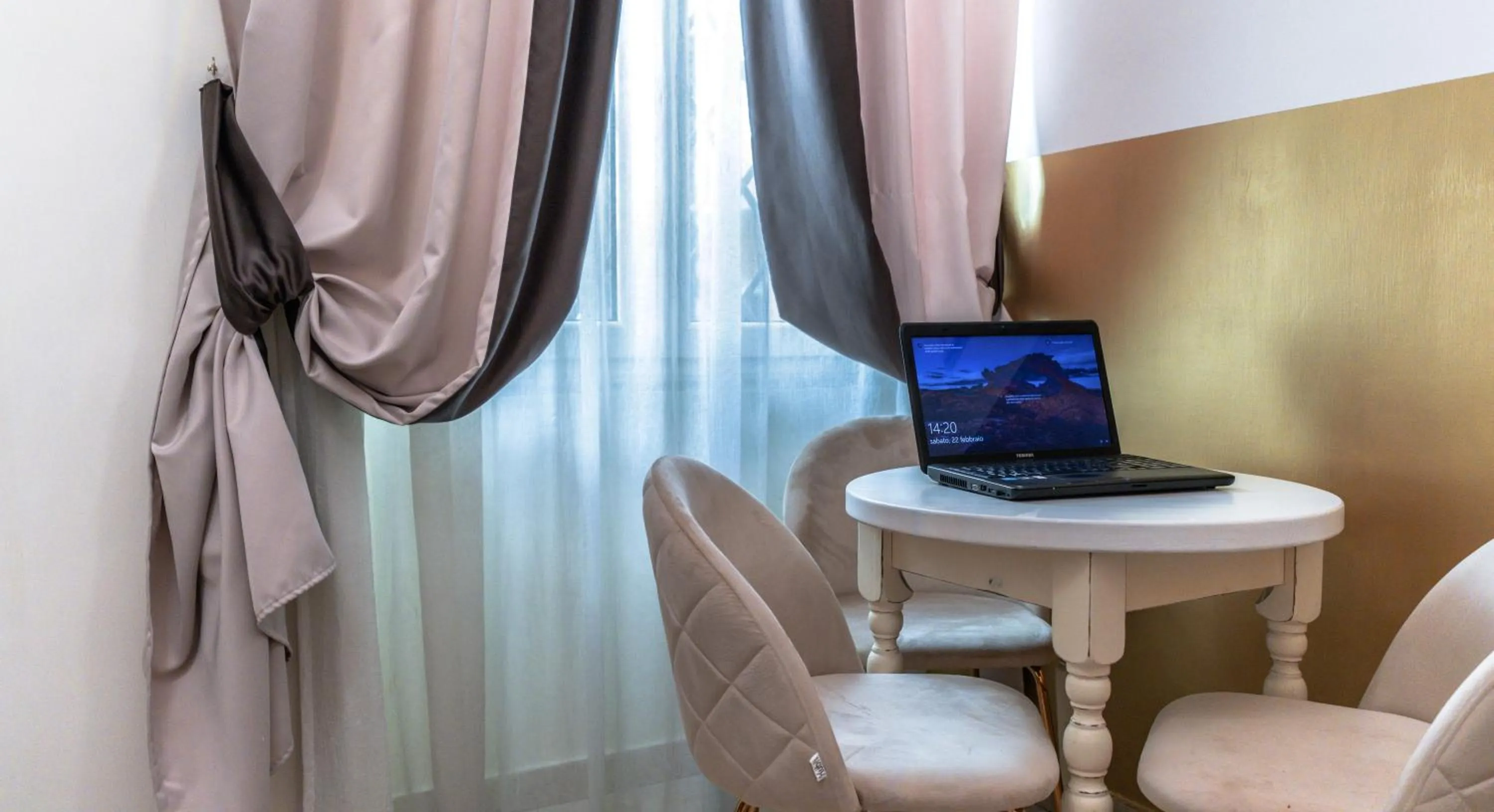 Le Clarisse Pantheon