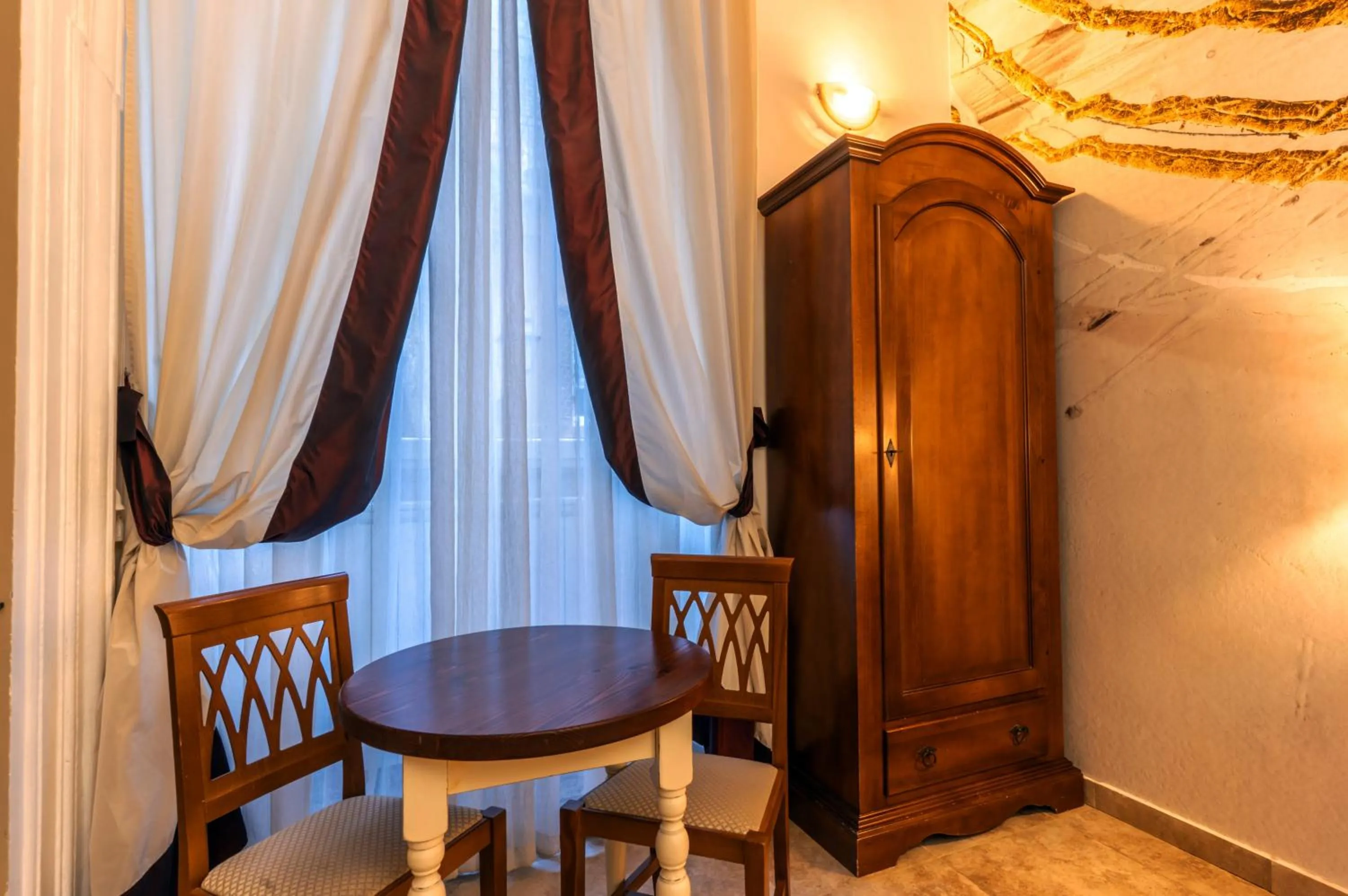 Le Clarisse Pantheon