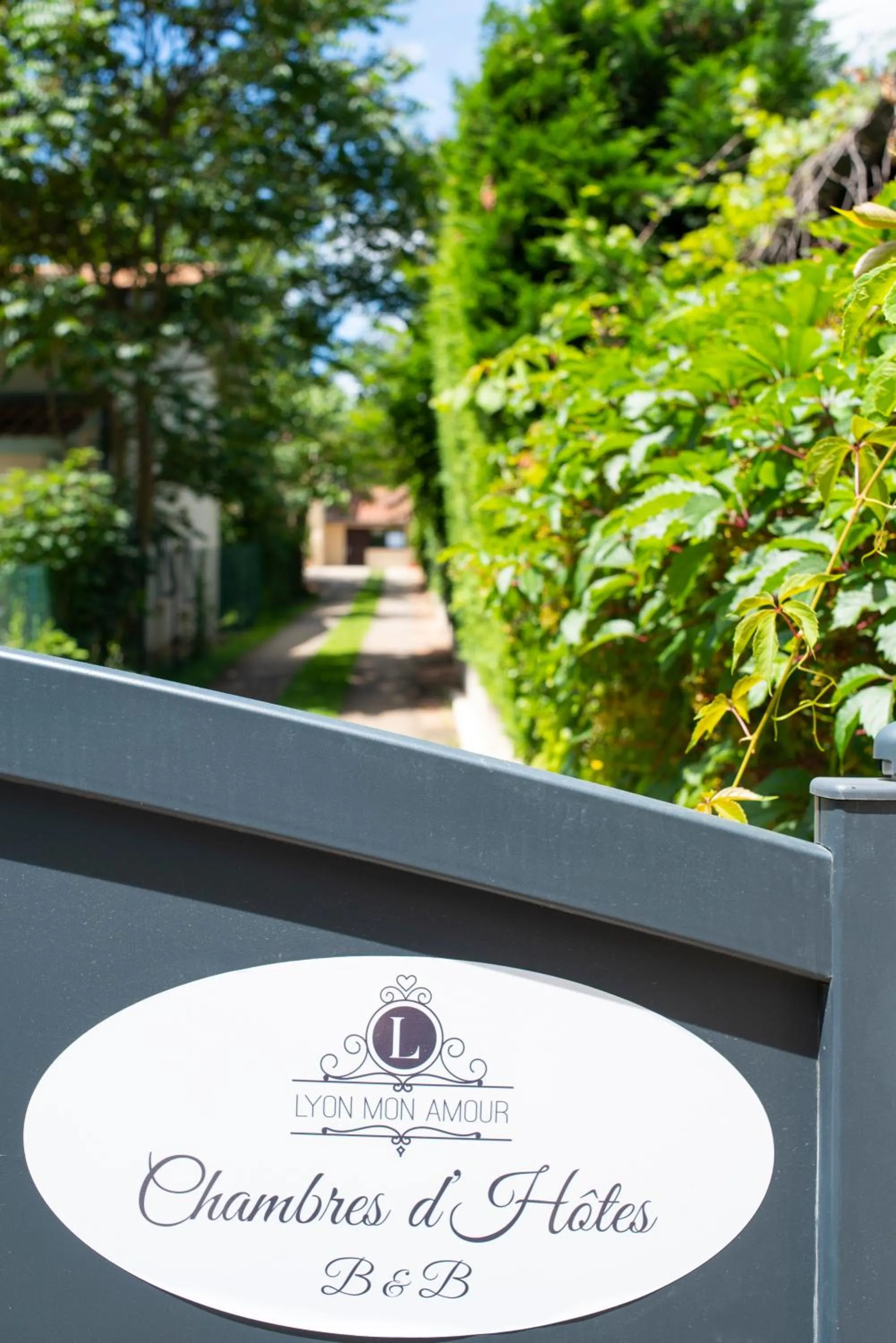 Facade/entrance in Lyon Mon Amour B&B