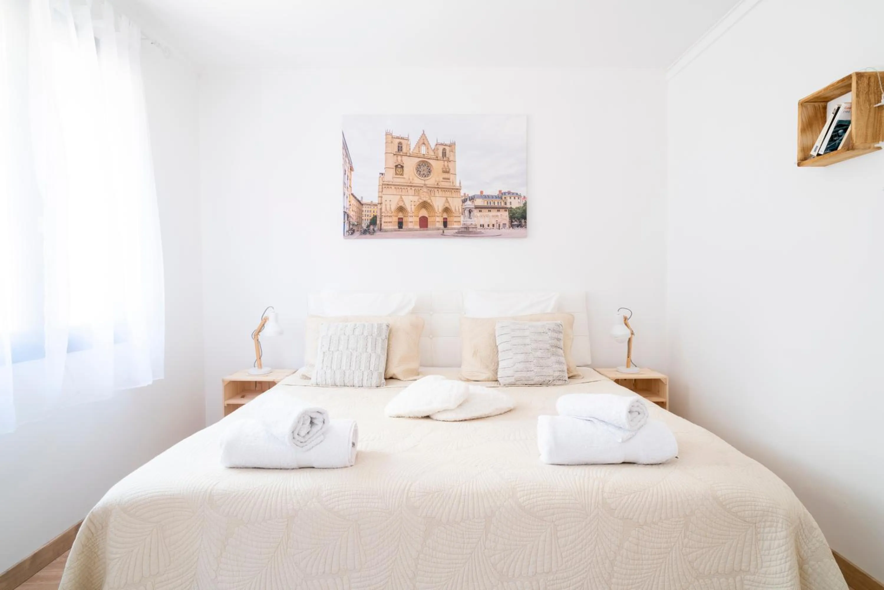 Bedroom, Bed in Lyon Mon Amour B&B