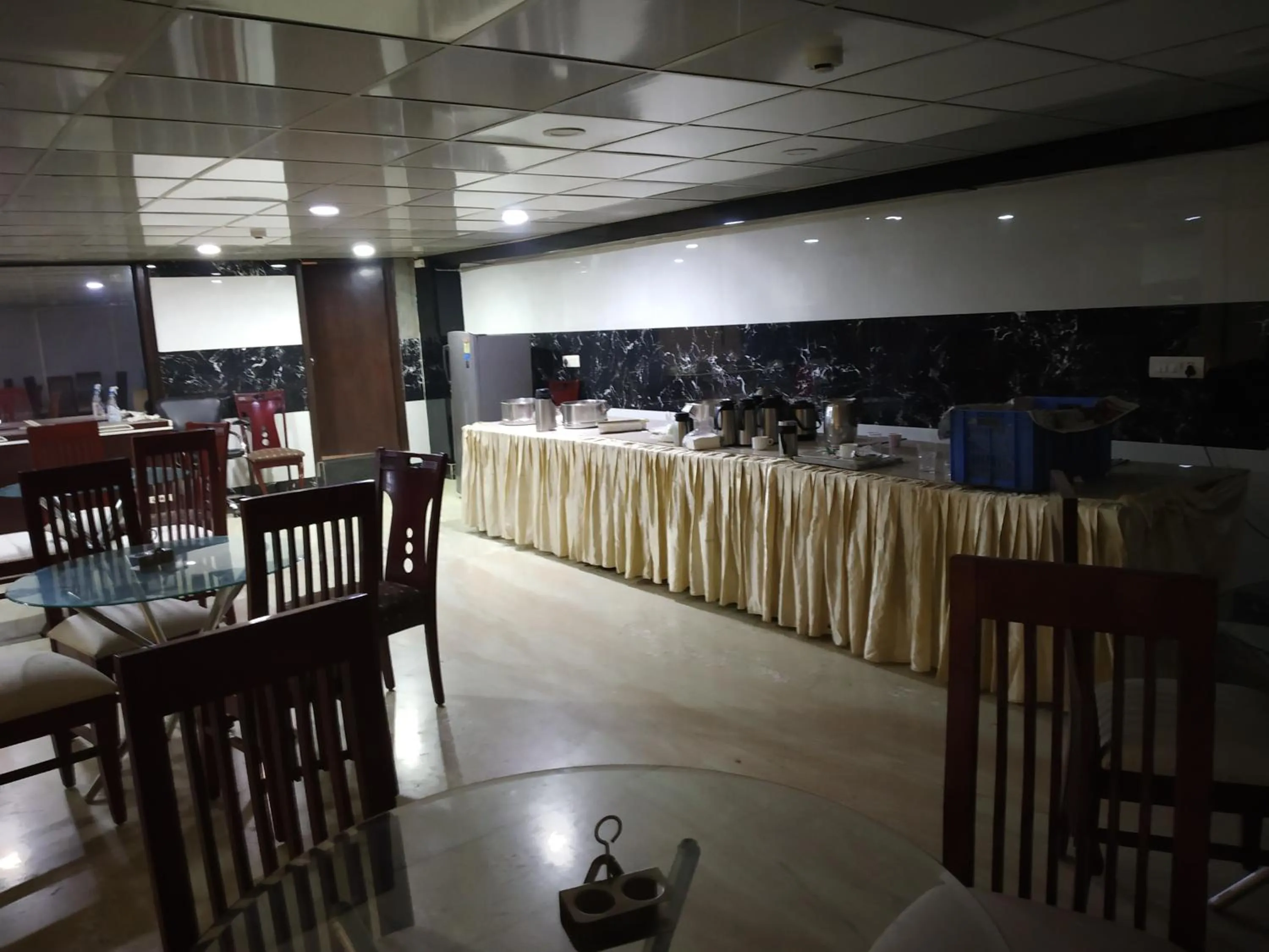 Restaurant/places to eat in Sohi Residency